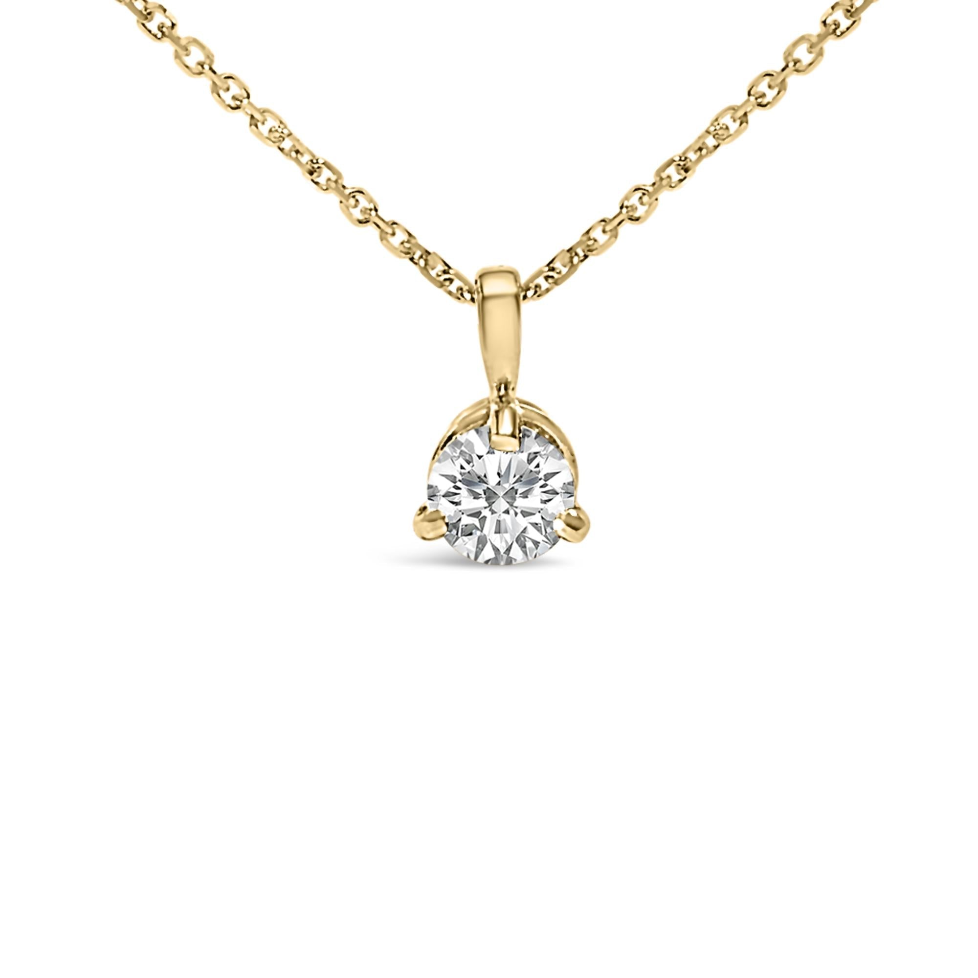 Collana con pendente solitario in oro giallo 14 carati da 3/8 ct con 3 punte incastonate a forma di Martini e diamanti rotondi (colore GH, purezza SI2-I1) - 18 pollici