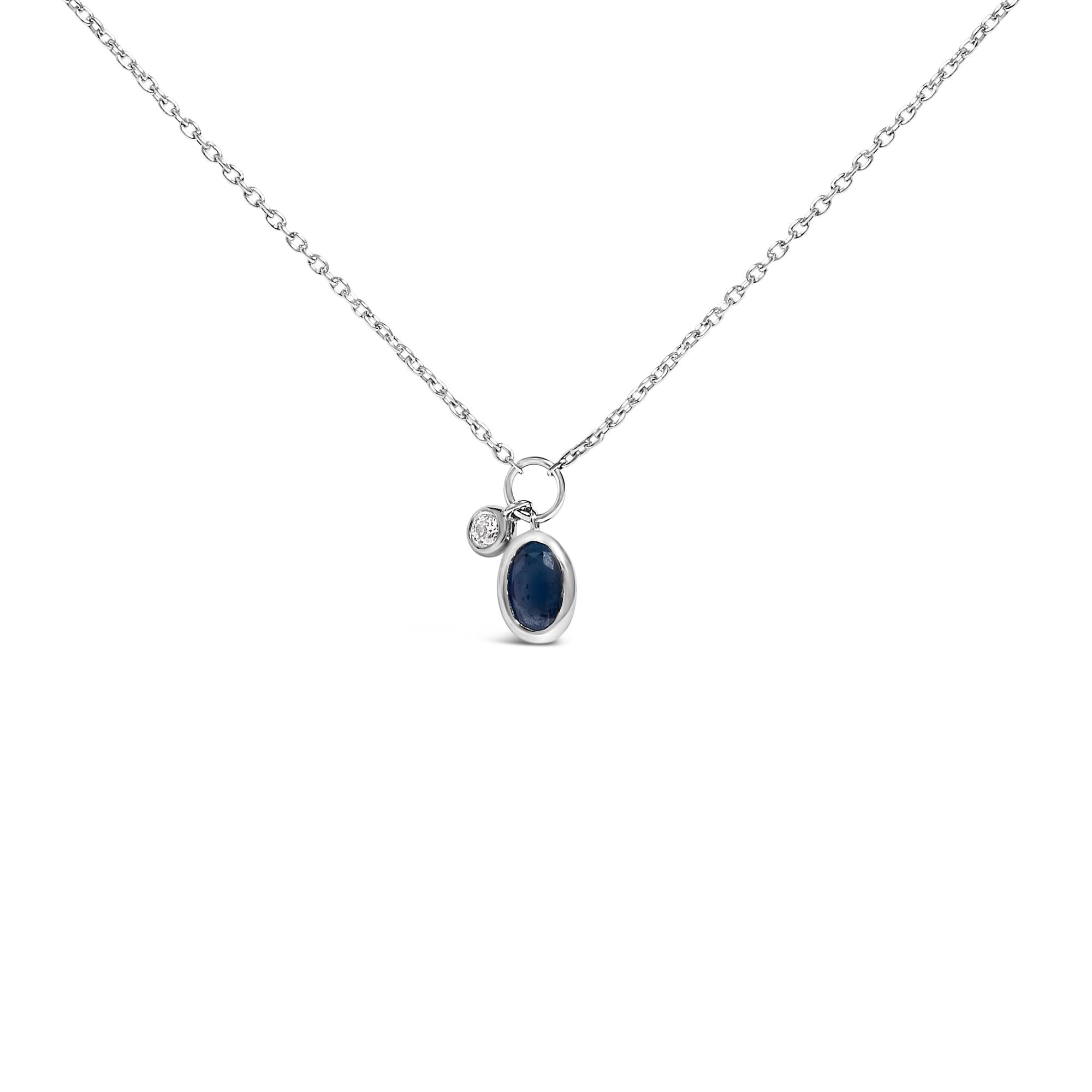 Collar con colgante doble de oro blanco de 10 quilates con zafiro azul ovalado y diamantes - 45,7 cm - Friggin Jewelry