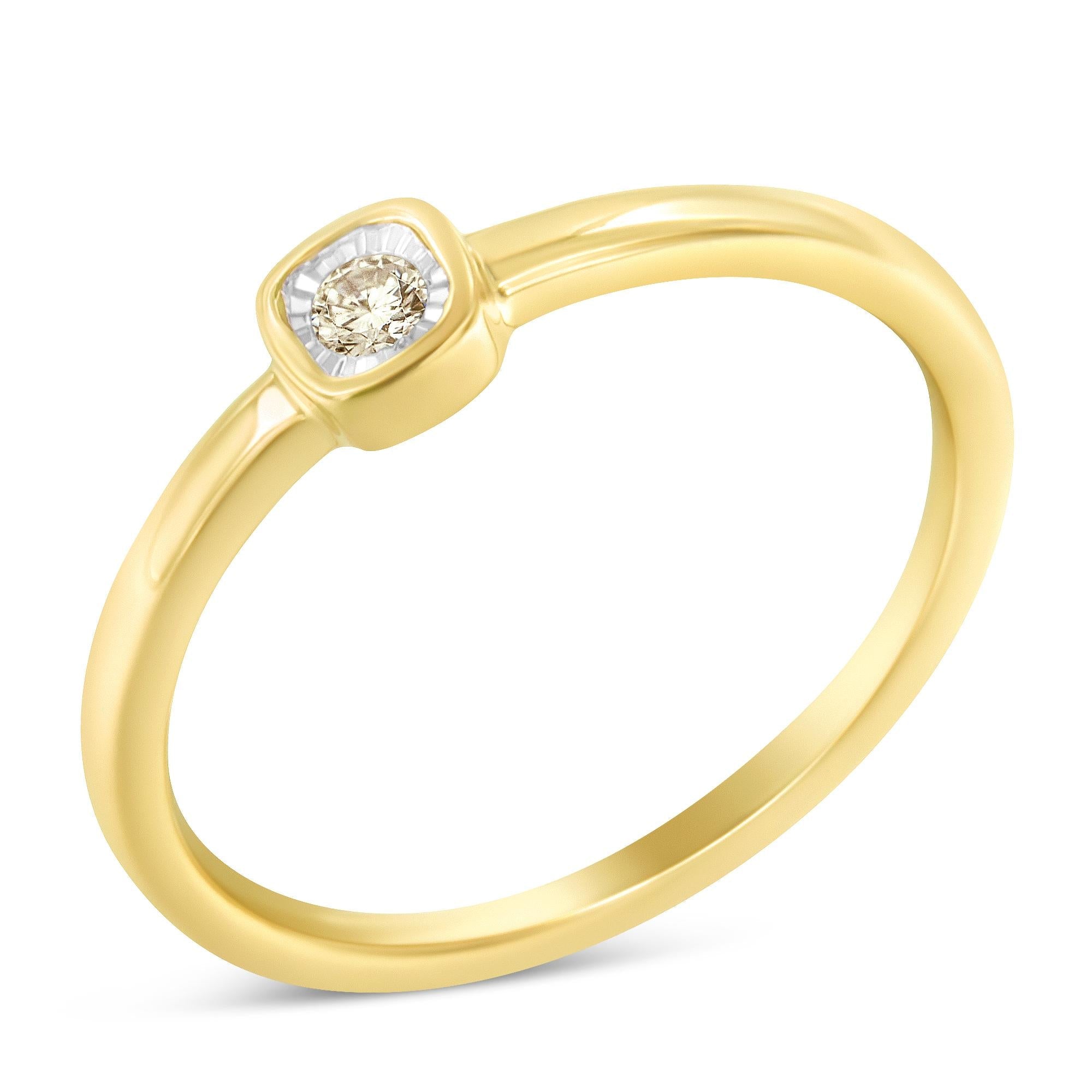 Anello in argento sterling 925 placcato oro giallo 14K con diamanti da 1/20 carati a forma di cuscino quadrato incastonato Miracle (colore JK, purezza I1-I2) - Friggin Jewelry