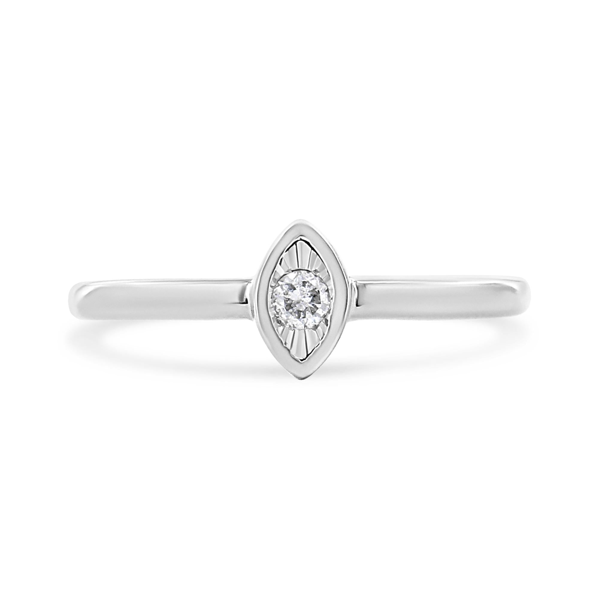 Anillo de compromiso de plata de ley 925 con diamantes de 1/20 quilates en forma de marquesa (JK, I1-I2) - Friggin Jewelry
