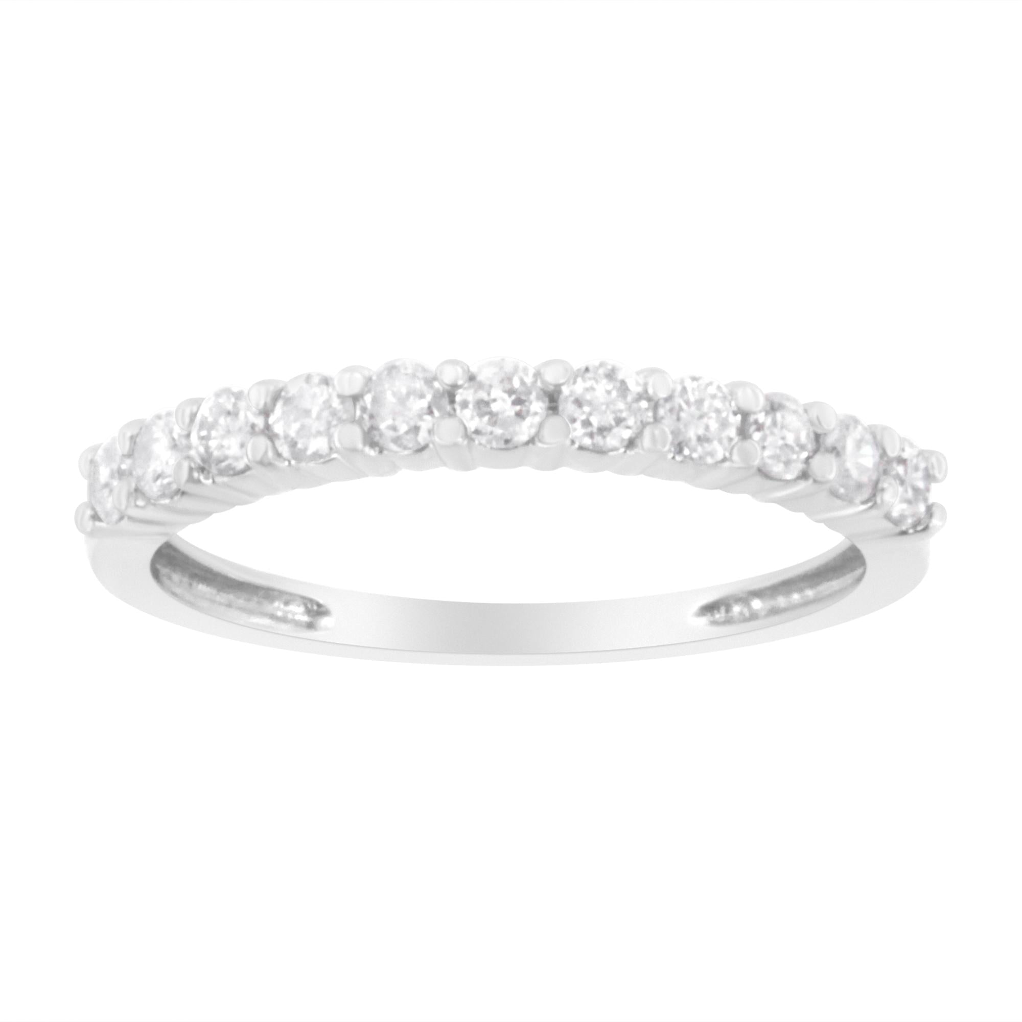 Anillo de plata de ley 925 con 11 piedras de diamantes brillantes de talla redonda engastados en garras compartidas de 1/2 ct (color IJ, claridad SI2-I1) - Friggin Jewelry