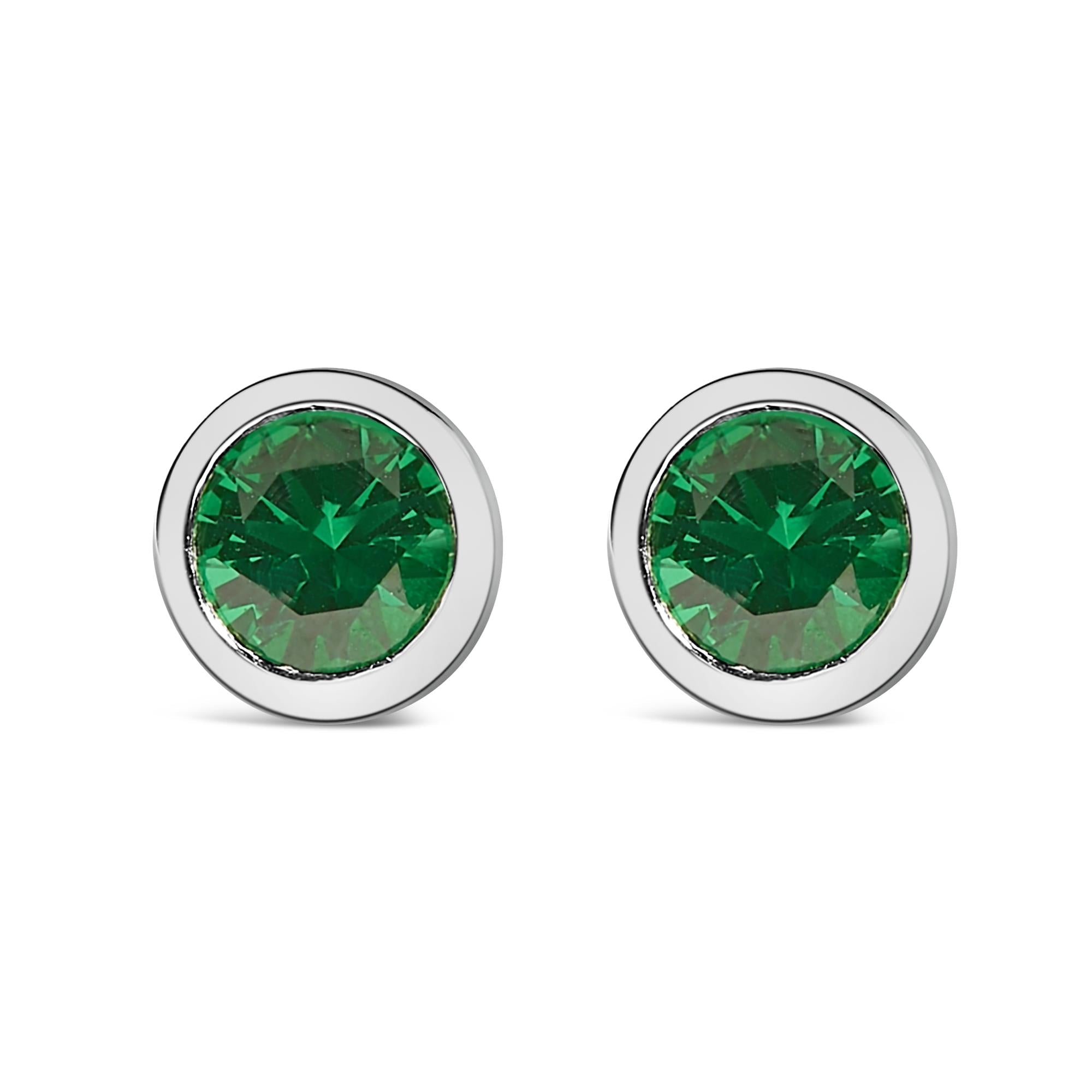 Pendientes solitarios de plata de ley 925 de 6 mm con gema creada engastada en bisel - Friggin Jewelry
