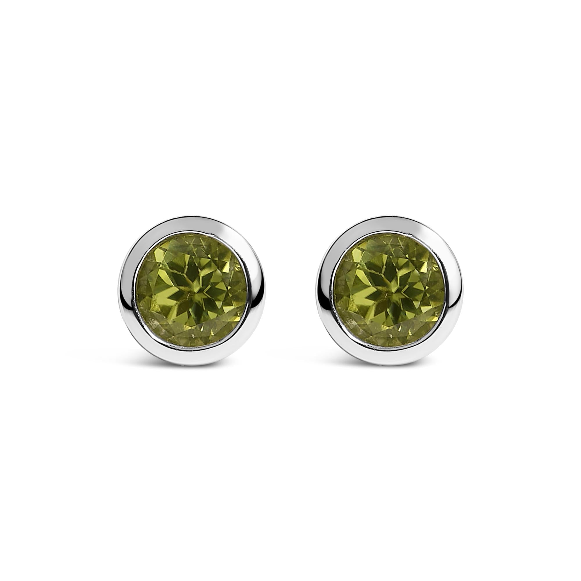 Pendientes solitarios de plata de ley 925 de 6 mm con gema creada engastada en bisel - Friggin Jewelry