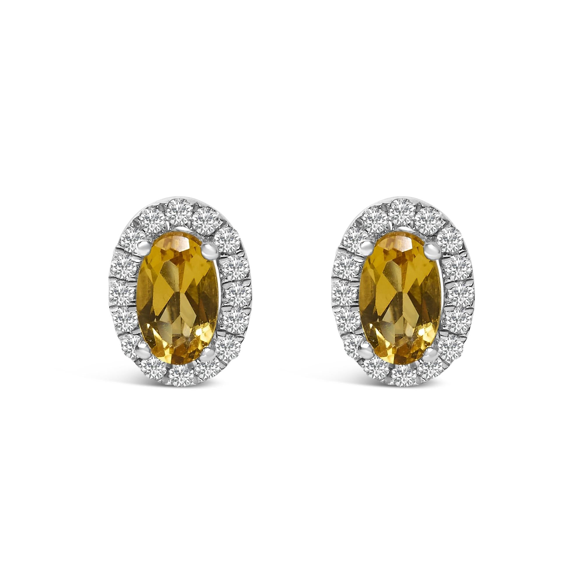 Orecchini a bottone con alone di diamanti e pietra portafortuna taglio ovale da 5x3 mm in oro bianco 10 carati (colore IJ, purezza I1-I2) - Friggin Jewelry
