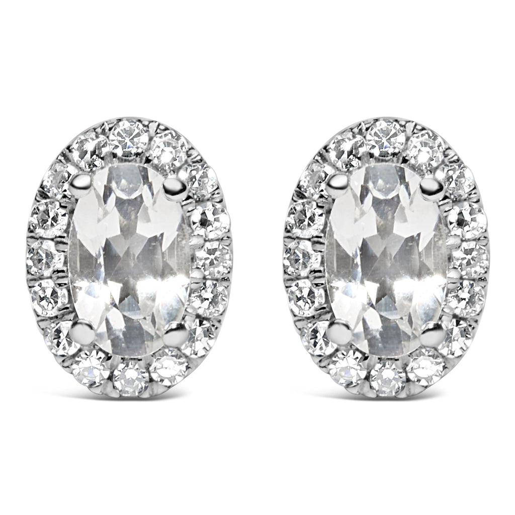 Orecchini a bottone con alone di diamanti e pietra portafortuna taglio ovale da 5x3 mm in oro bianco 10 carati (colore IJ, purezza I1-I2) - Friggin Jewelry
