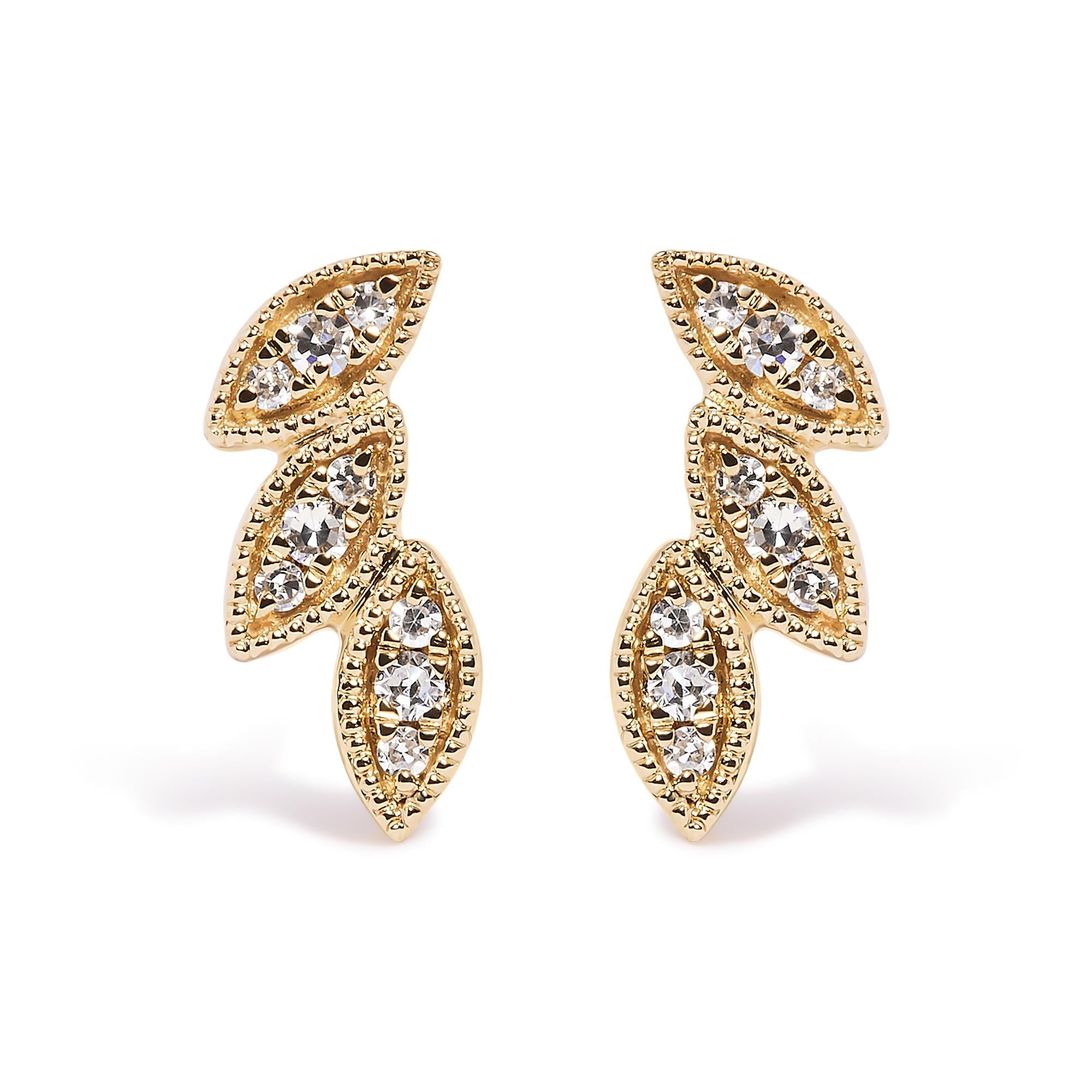 Aretes de oro amarillo de 10 quilates con triple hoja de diamantes de 1/10 quilates (color HI, claridad I1-I2) - Friggin Jewelry