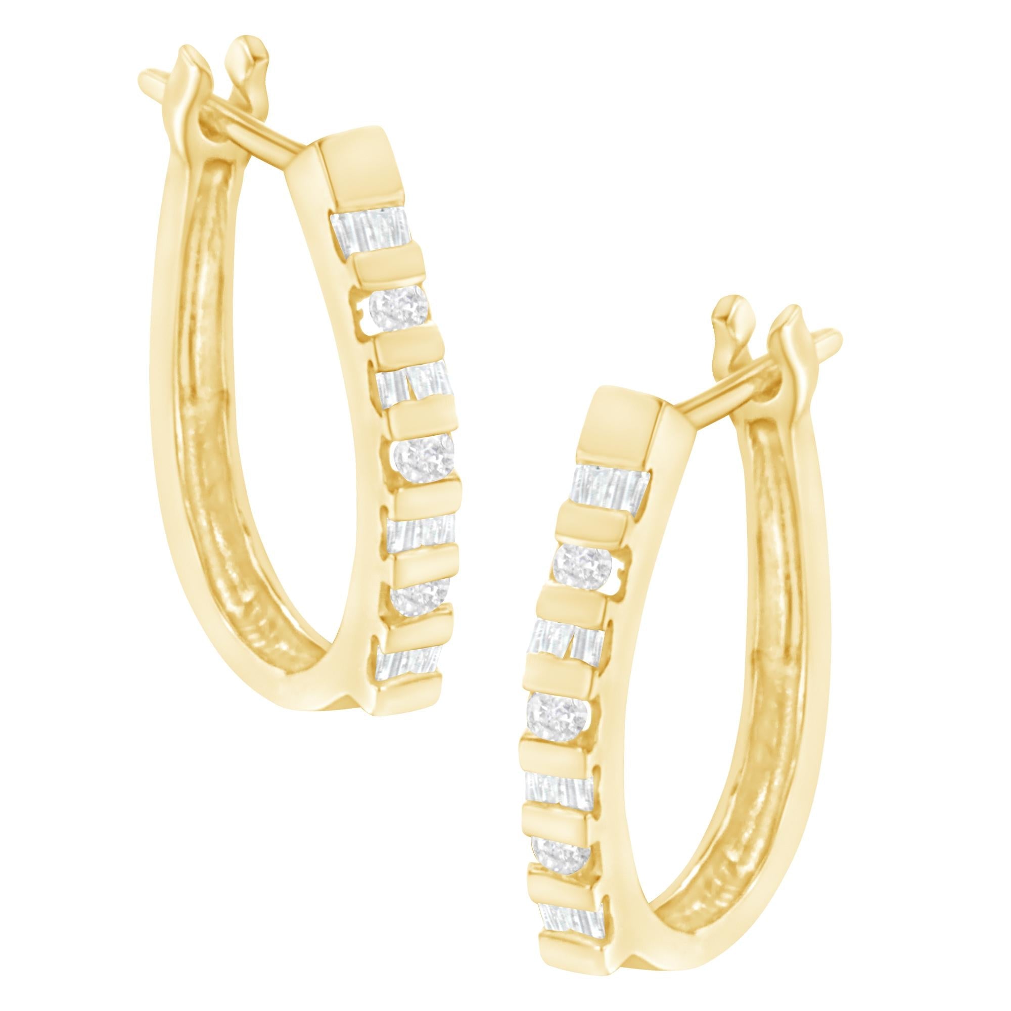Orecchini a cerchio oblungo con chiusura a leva in oro giallo 10 carati con diamanti taglio rotondo e baguette (¼ ct, colore IJ, purezza I2-I3) - Friggin Jewelry