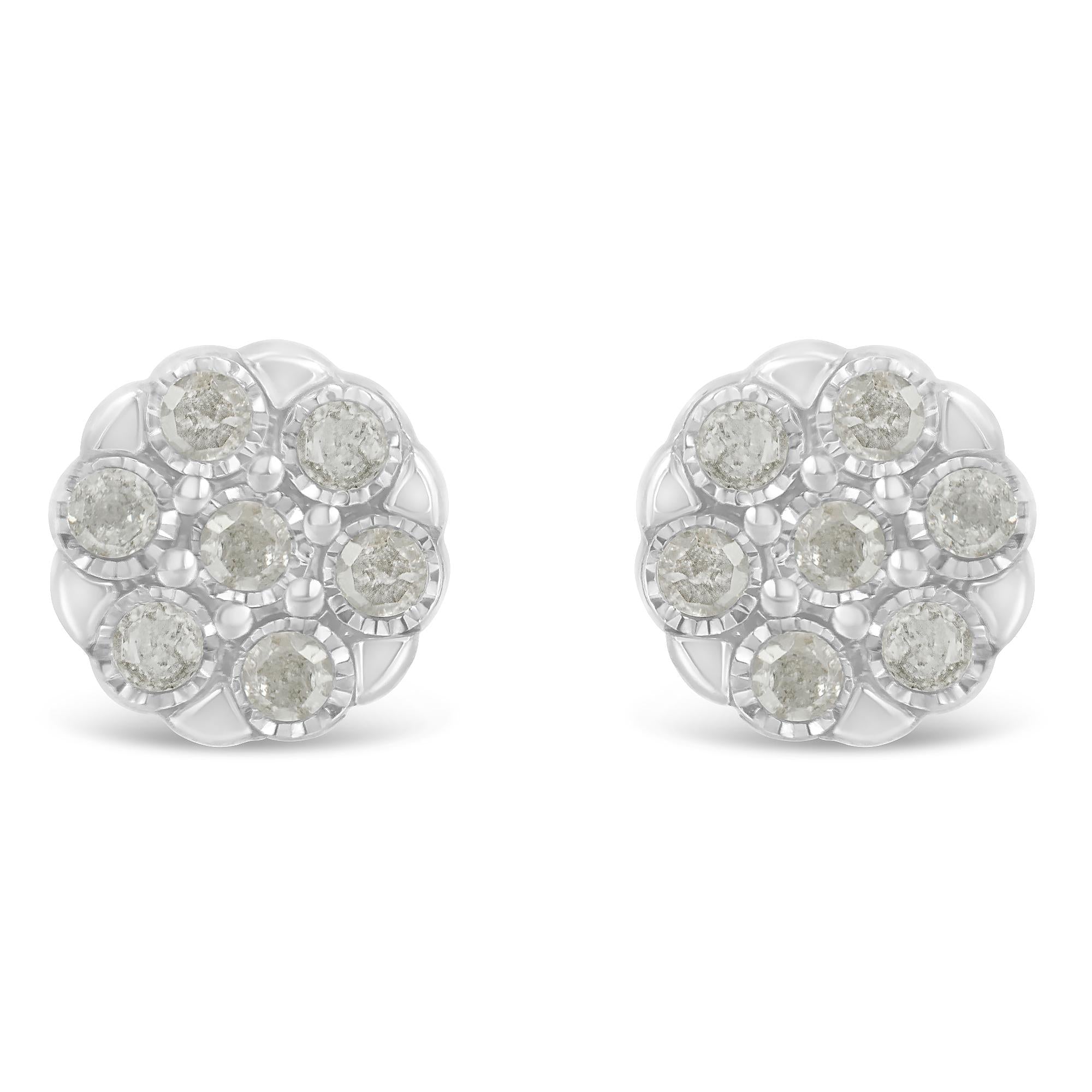 Pendiente de botón con racimo floral de diamantes de talla rosa en plata de ley (0,25 cts, color IJ, claridad I2-I3) - Friggin Jewelry