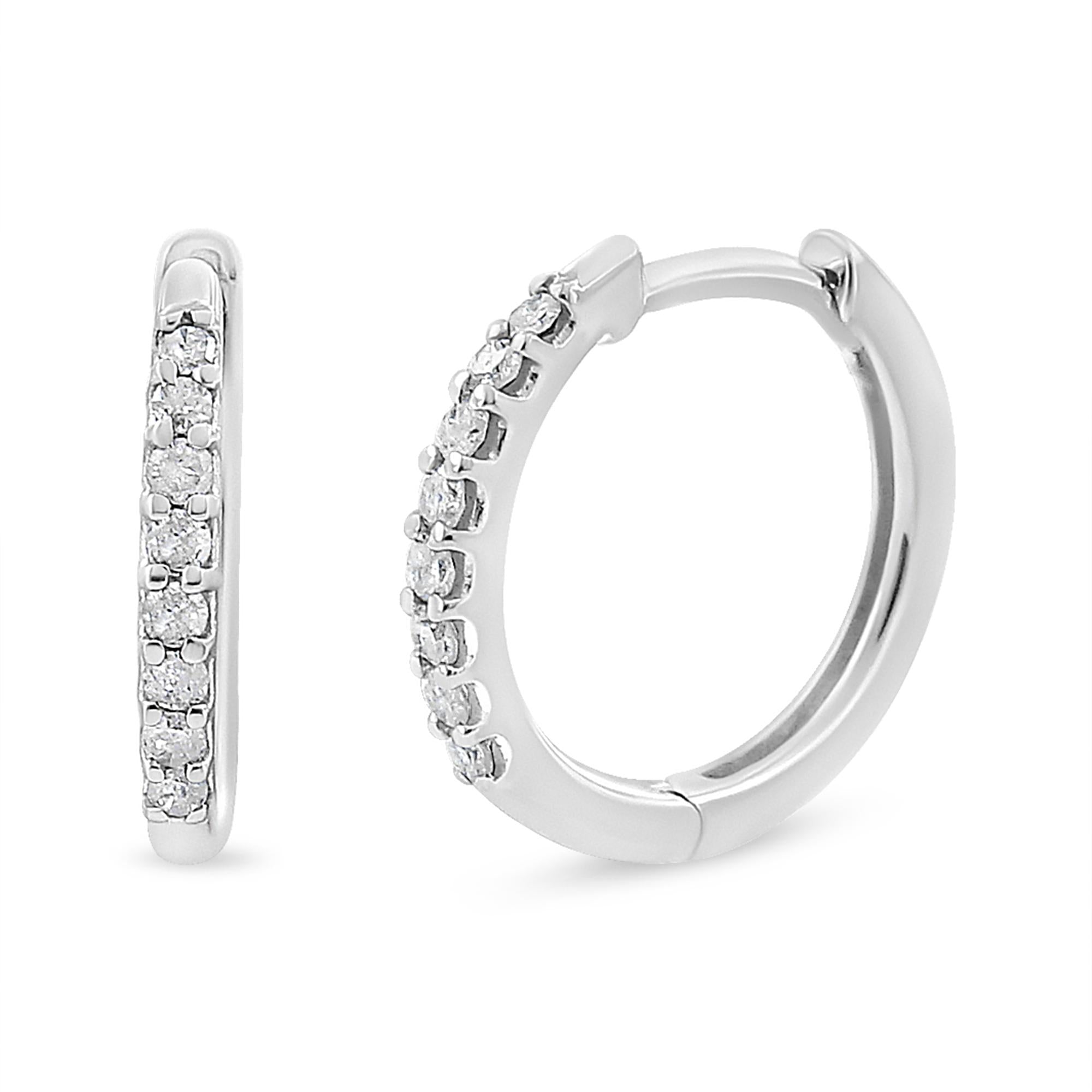 Orecchini a cerchio moderni in oro bianco 10 carati con diamanti taglio rotondo da 1/5 carati (colore IJ, purezza I3) - Friggin Jewelry