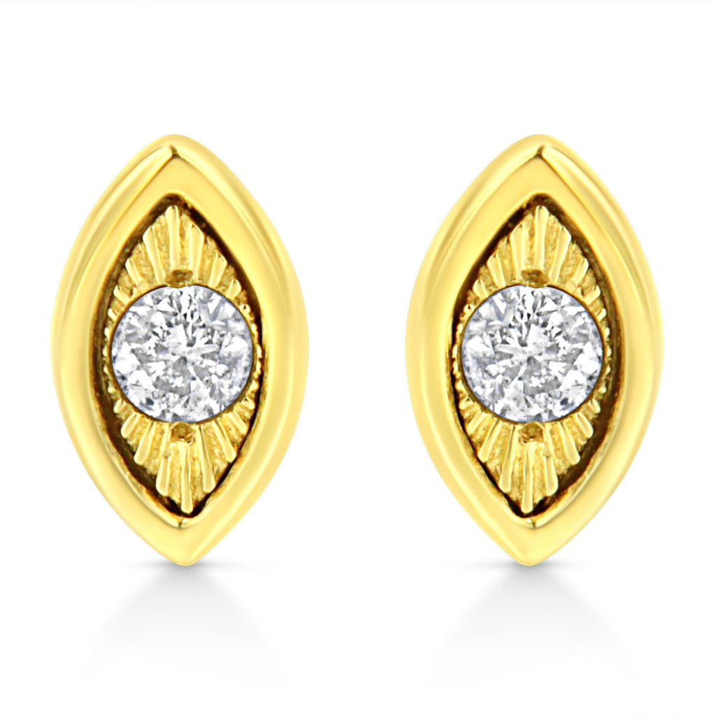 Aretes de plata de ley 925 bañados en oro amarillo de 10 quilates con diamantes engastados milagros de 1/10 quilates (formas a elegir) - Friggin Jewelry