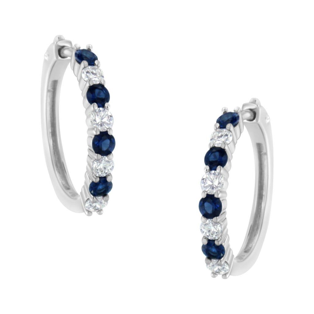 Aros de oro blanco de 10 quilates con zafiro de 2,5 mm y diamante de 1/2 quilates (color HI, claridad I1-I2) - Friggin Jewelry