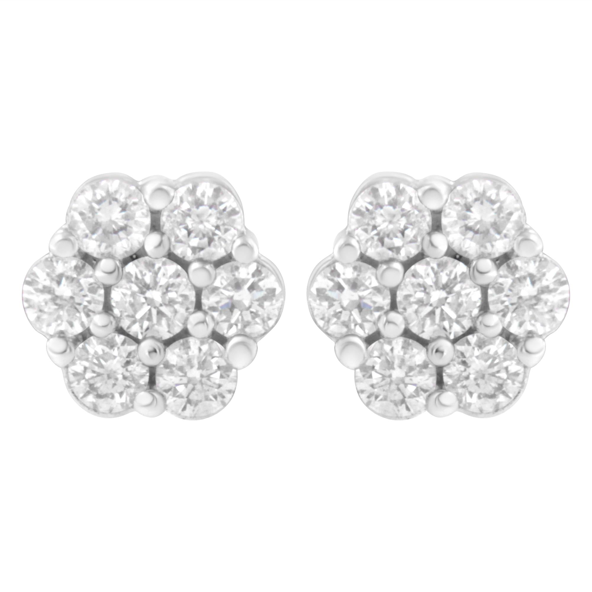Aretes de oro blanco de 14 quilates con 7 diamantes redondos de talla brillante y cierre de rosca (IJ, SI2-I1) - Friggin Jewelry