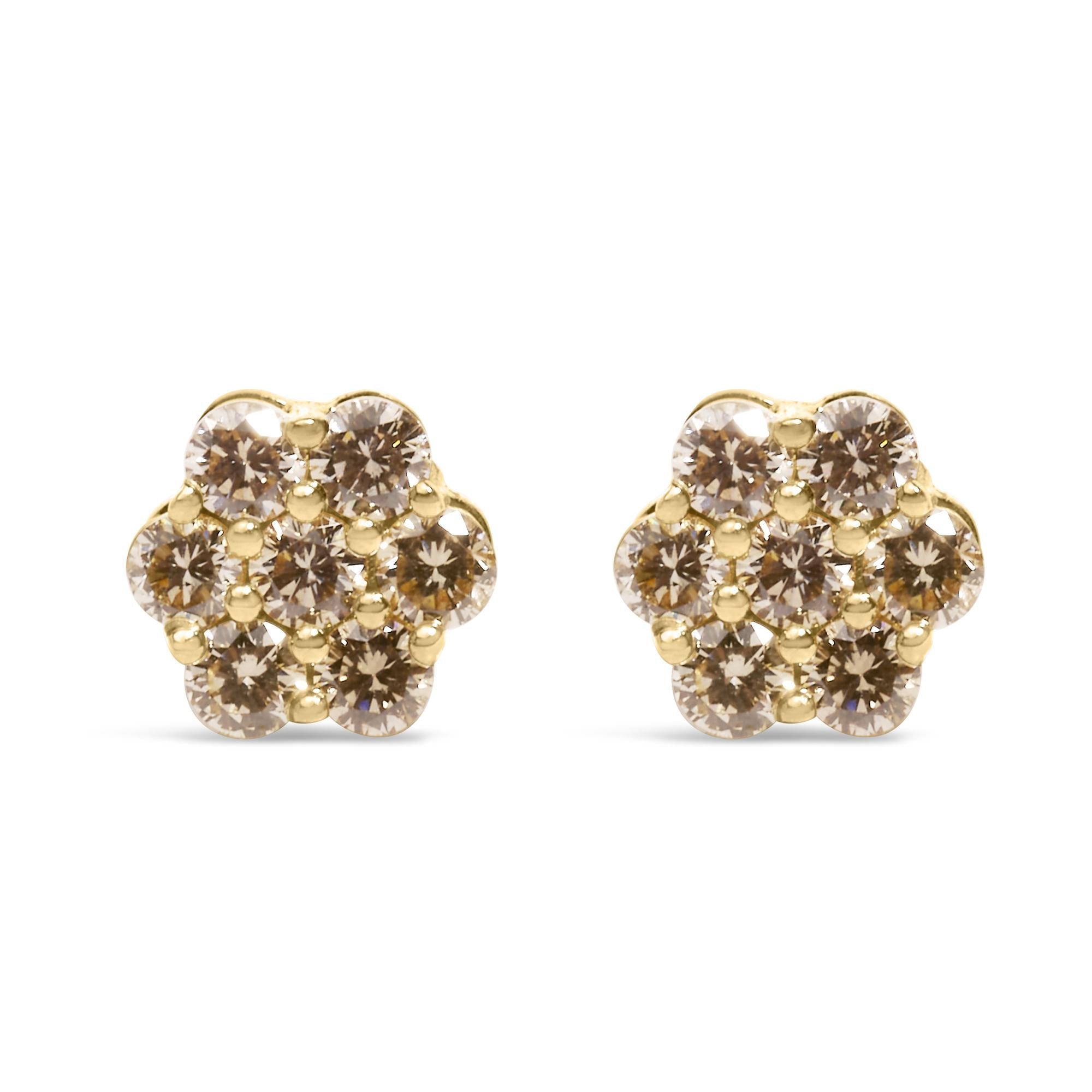 Orecchini a bottone floreali in oro giallo 14 carati con diamanti da 1,0 ct (colore JK, purezza VS2-SI1) - Friggin Jewelry