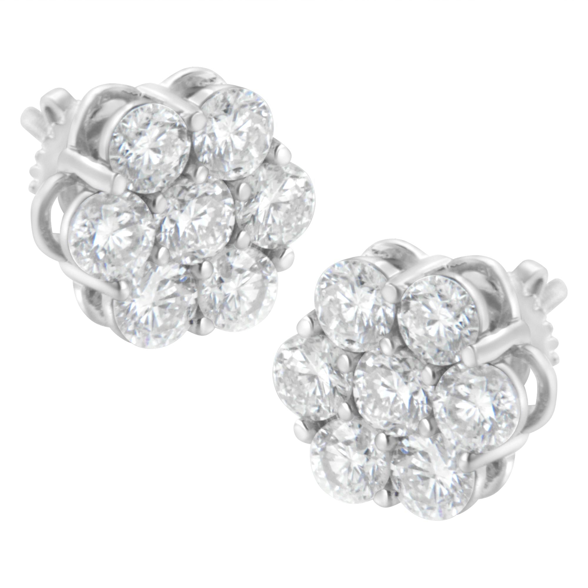 Pendiente de botón de plata de ley de 2 ct con diseño floral y 7 diamantes (IJ, I1-I2) - Friggin Jewelry