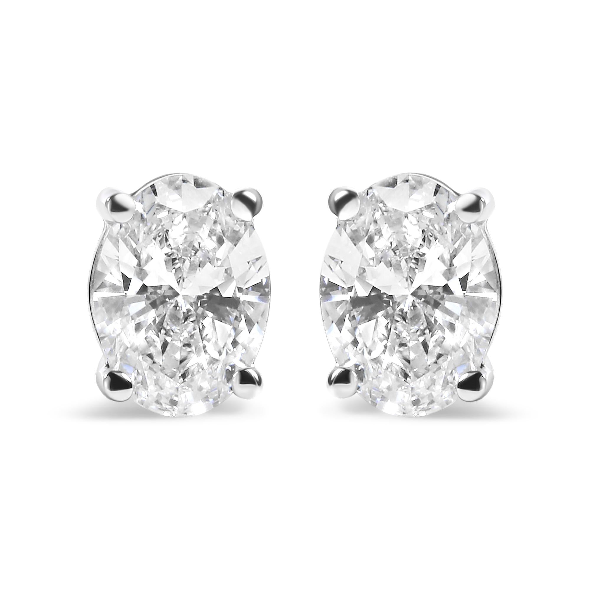 Aretes solitarios de oro blanco de 14 quilates con diamantes ovalados cultivados en laboratorio (color FG, claridad VS1-VS2) - Friggin Jewelry
