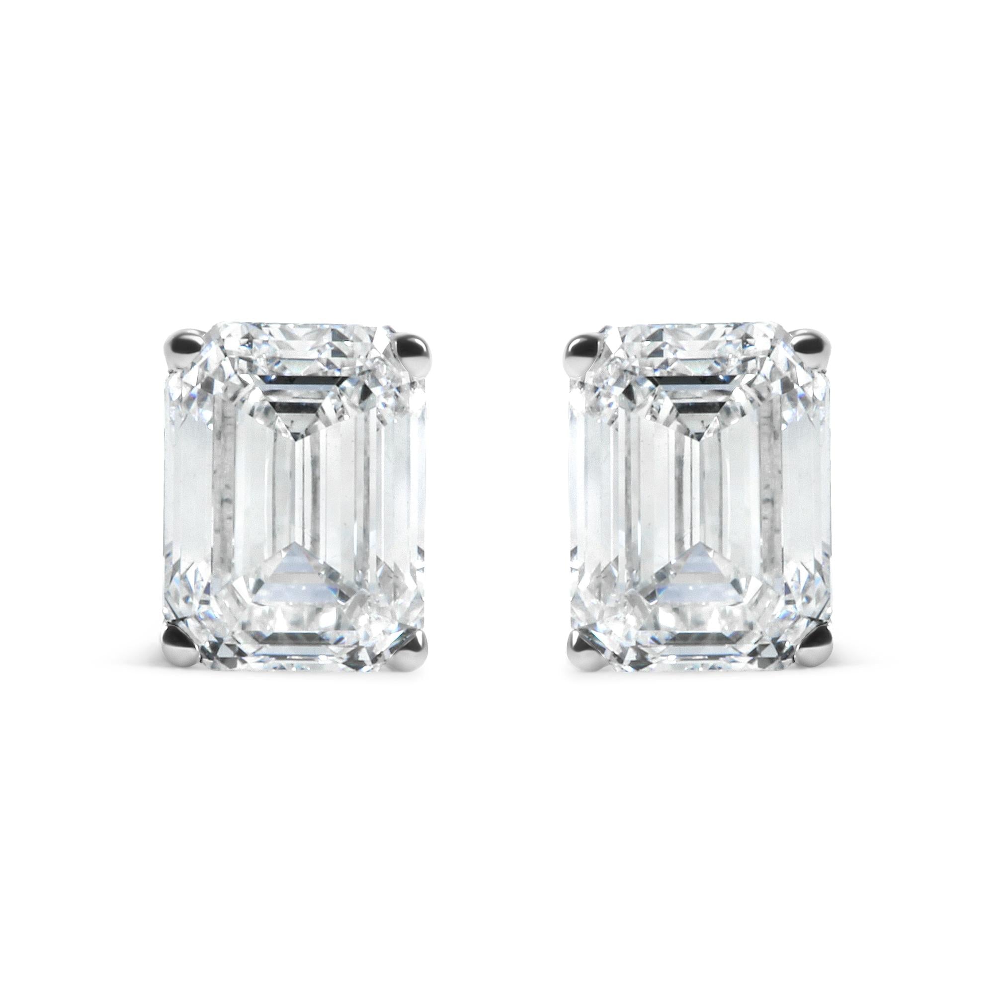 Aretes solitarios de oro blanco de 14 quilates con diamantes cultivados en laboratorio de talla esmeralda de 2,0 quilates (color GH, claridad VS1-VS2) - Friggin Jewelry