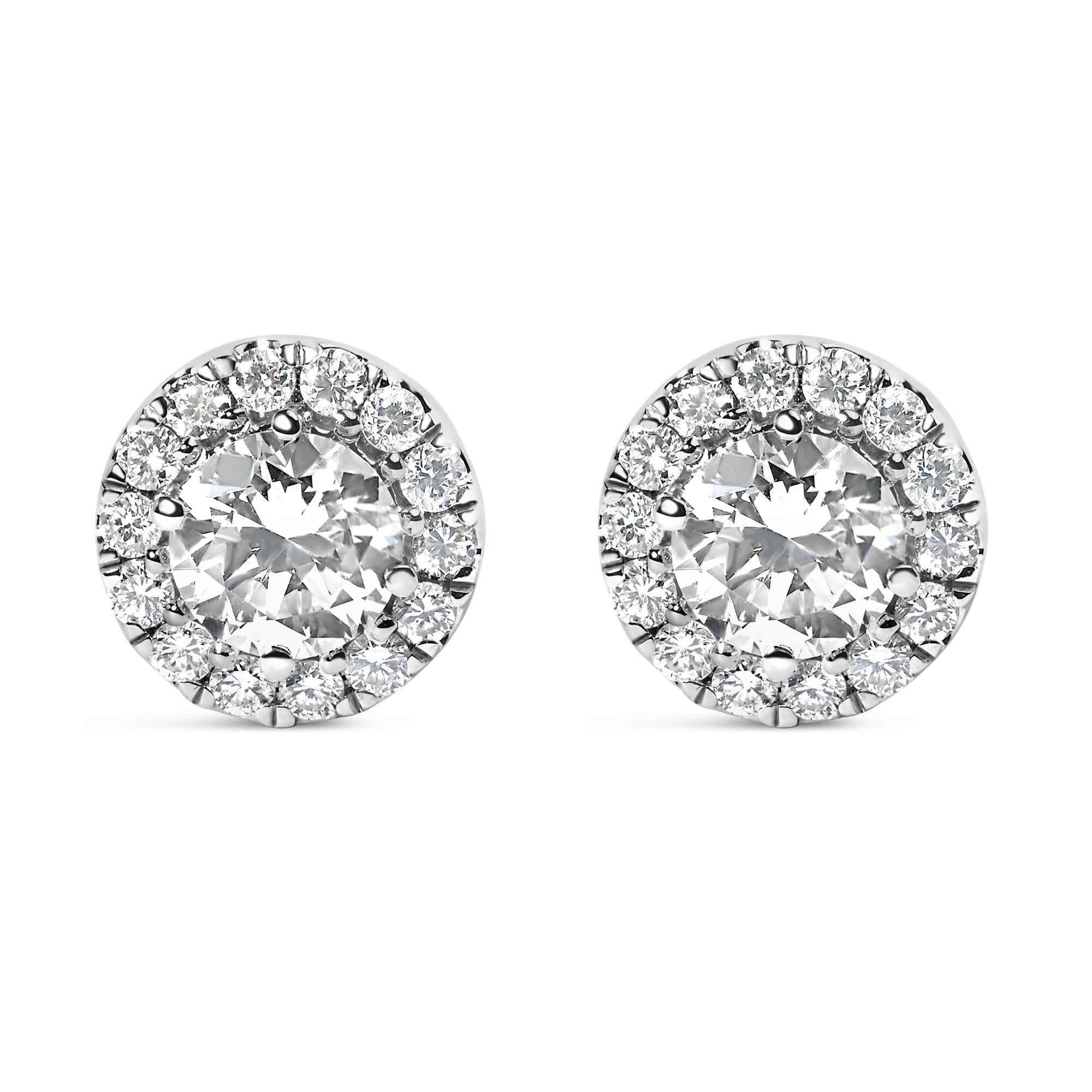 Aretes de oro blanco de 14 quilates con halo de diamantes redondos cultivados en laboratorio (color FG, claridad VS2-SI1) - Friggin Jewelry