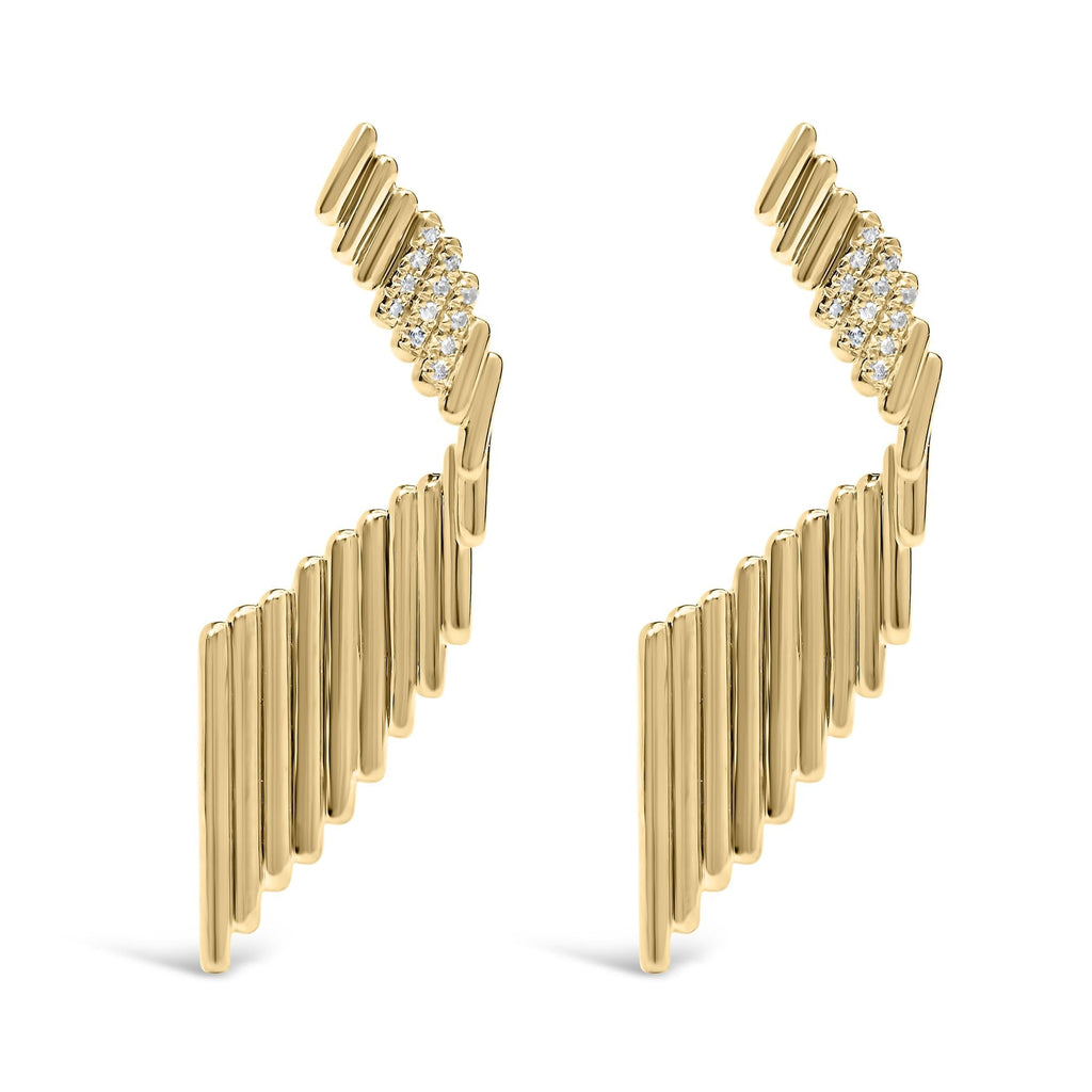 Pendientes colgantes con detalles de diamantes esculpidos en plata de ley 925 bañada en oro amarillo de 14 quilates (color HI, claridad I1-I2) - Friggin Jewelry