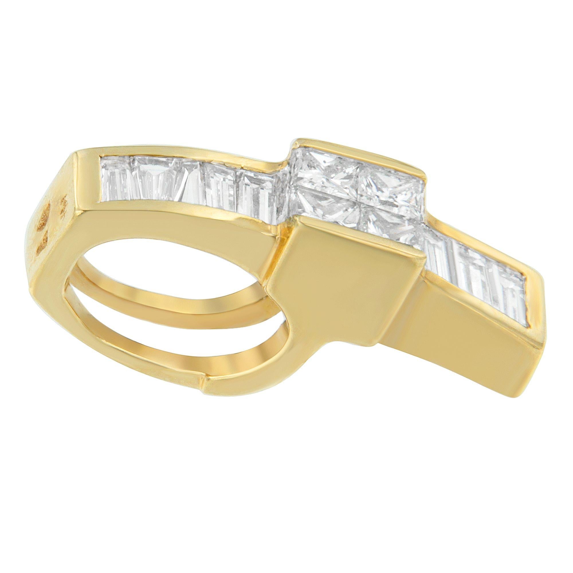 Collana con pendente a goccia sovrapposto in oro giallo 14 carati con diamanti taglio baguette e taglio principessa da 1 1/10 ct (HI, SI1-SI2) - Friggin Jewelry