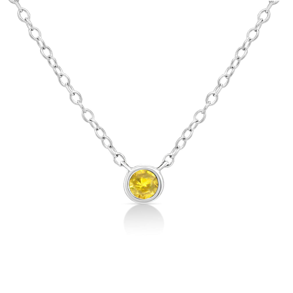 Collar con colgante ajustable solitario de 40,6 a 45,7 cm en plata de ley 925 con diamantes de colores de 1/10 ct y engaste en bisel (color realzado, claridad I1-I2) - Friggin Jewelry