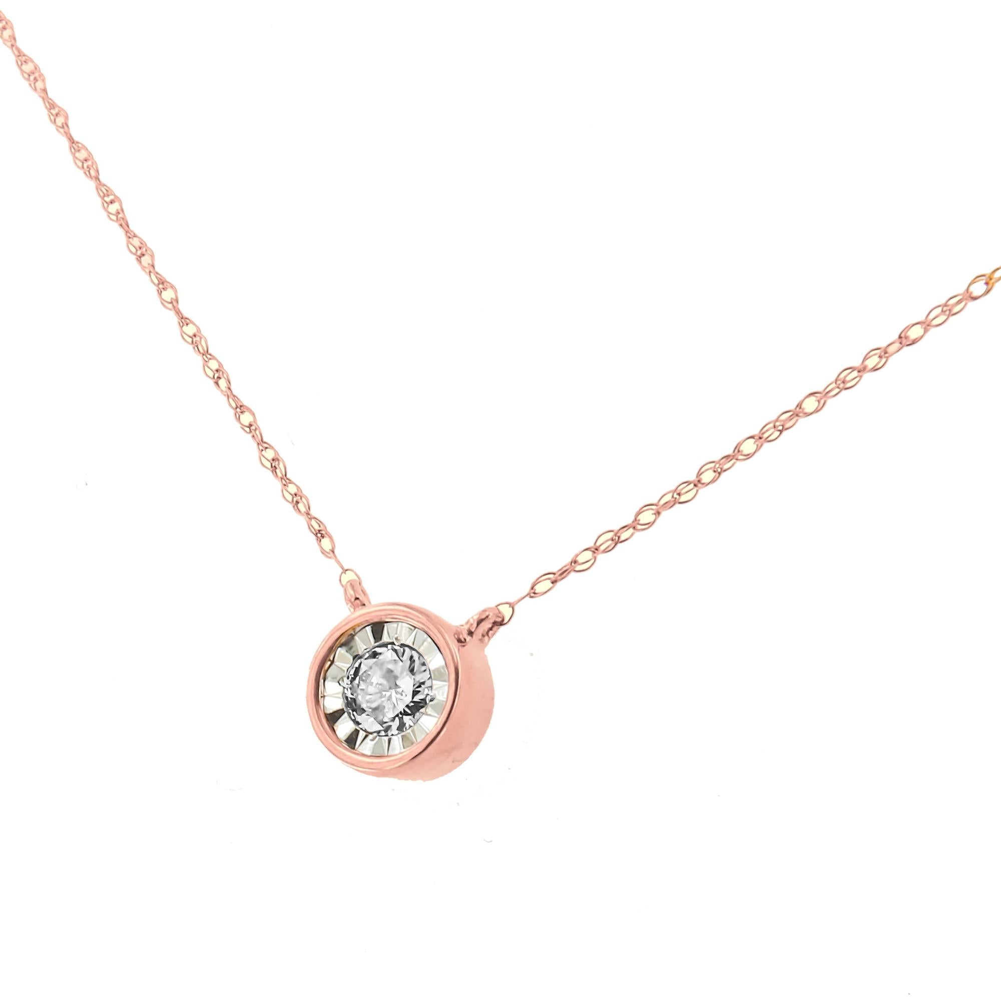 Collar con colgante solitario de oro de 10 quilates con diamantes redondos de talla brillante engastados en bisel (color JK, claridad I2-I3) - 40,6 cm con extensor de 5 cm - Friggin Jewelry