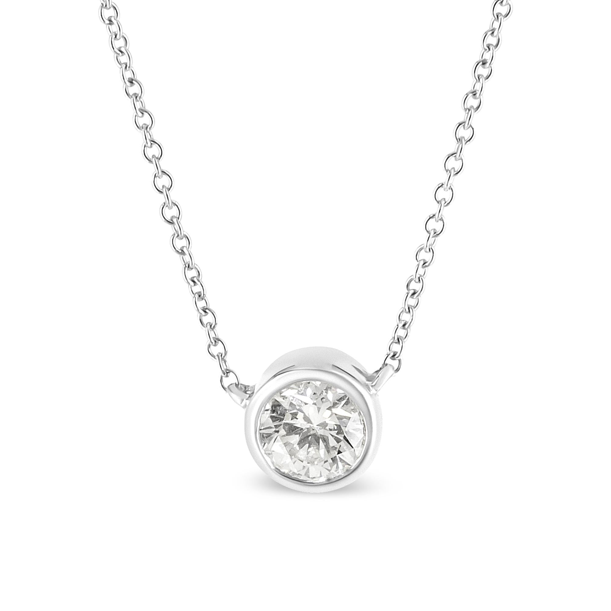 Collar con colgante solitario de diamantes redondos engastados en bisel de 1/3 quilates en oro blanco de 10 quilates (color IJ, claridad I1-I2) - Ajustable de 40,6 a 45,7 cm - Friggin Jewelry