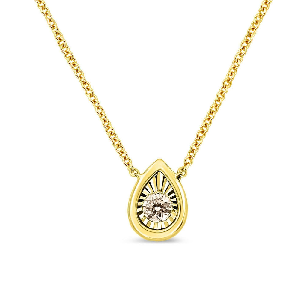 Collar con colgante de 45,7 cm en plata de ley 925 bañada en oro amarillo de 10 quilates y diamantes redondos engastados milagrosos de 1/10 quilates (formas a elegir) - Friggin Jewelry