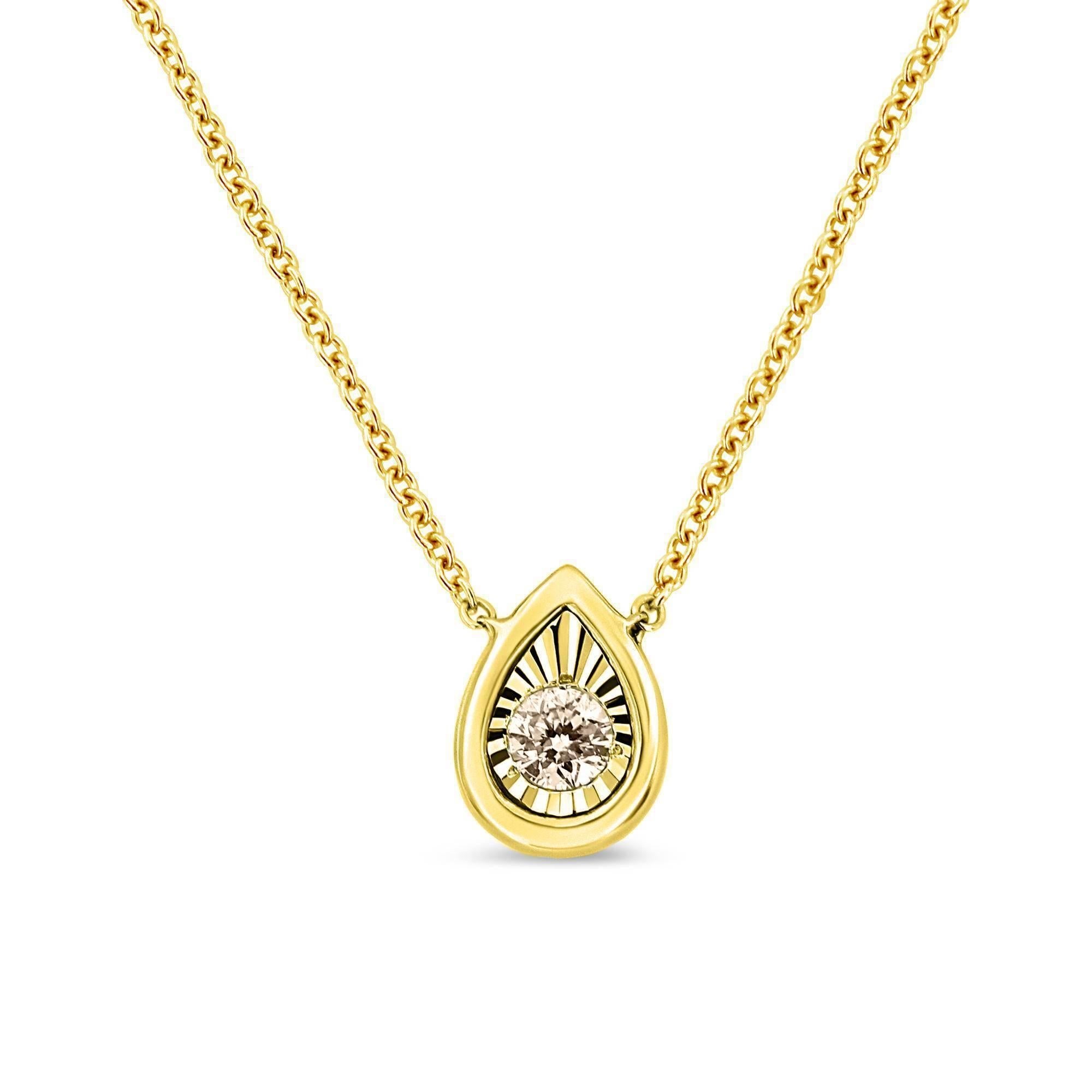 Collar con colgante de 45,7 cm en plata de ley 925 bañada en oro amarillo de 10 quilates y diamantes redondos engastados milagrosos de 1/10 quilates (formas a elegir) - Friggin Jewelry