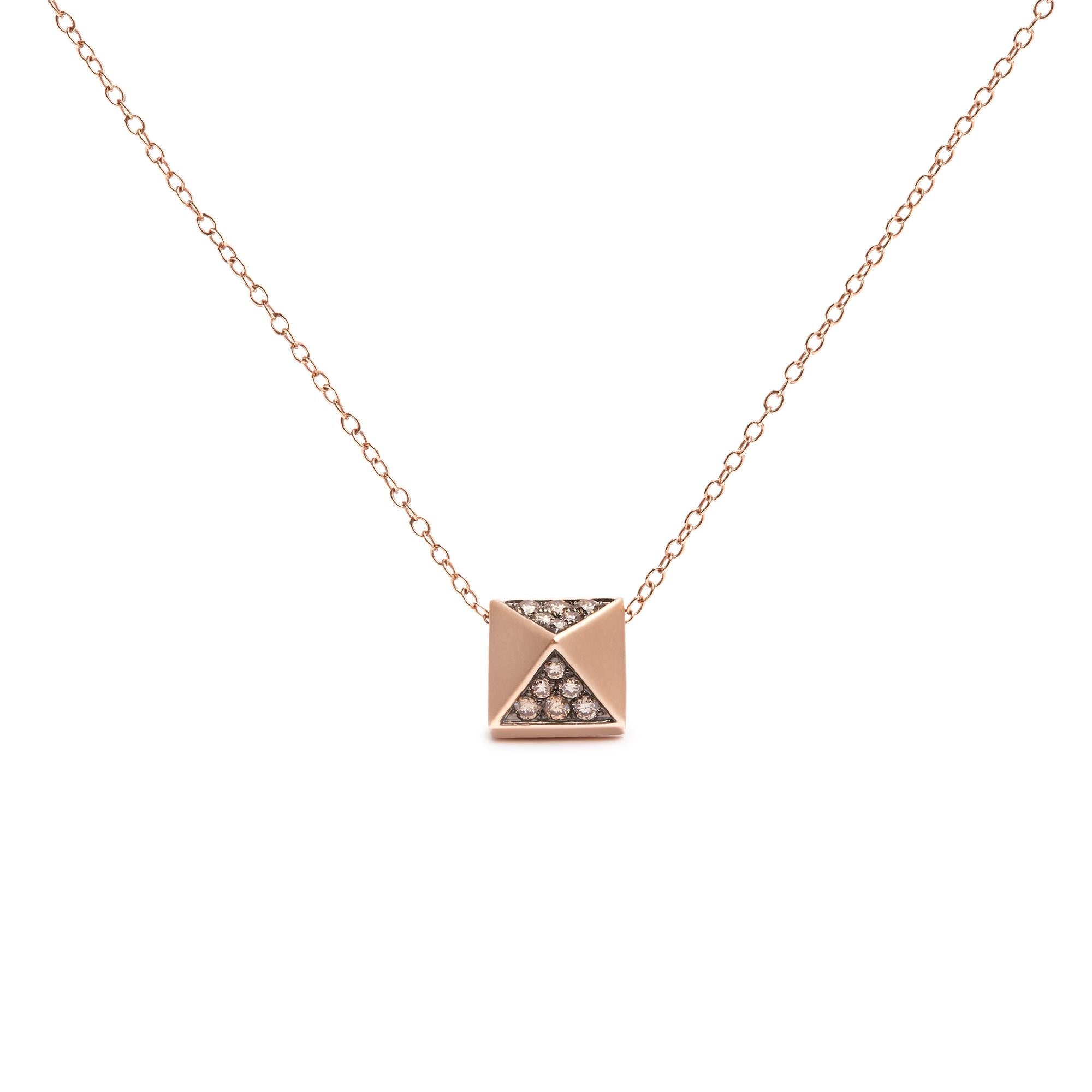 Collana con ciondolo a forma di piramide in oro rosa 14 carati con diamanti marroni da 1/4 carati, finitura opaca (colore marrone, purezza SI1-SI2) - 18 pollici - Friggin Jewelry