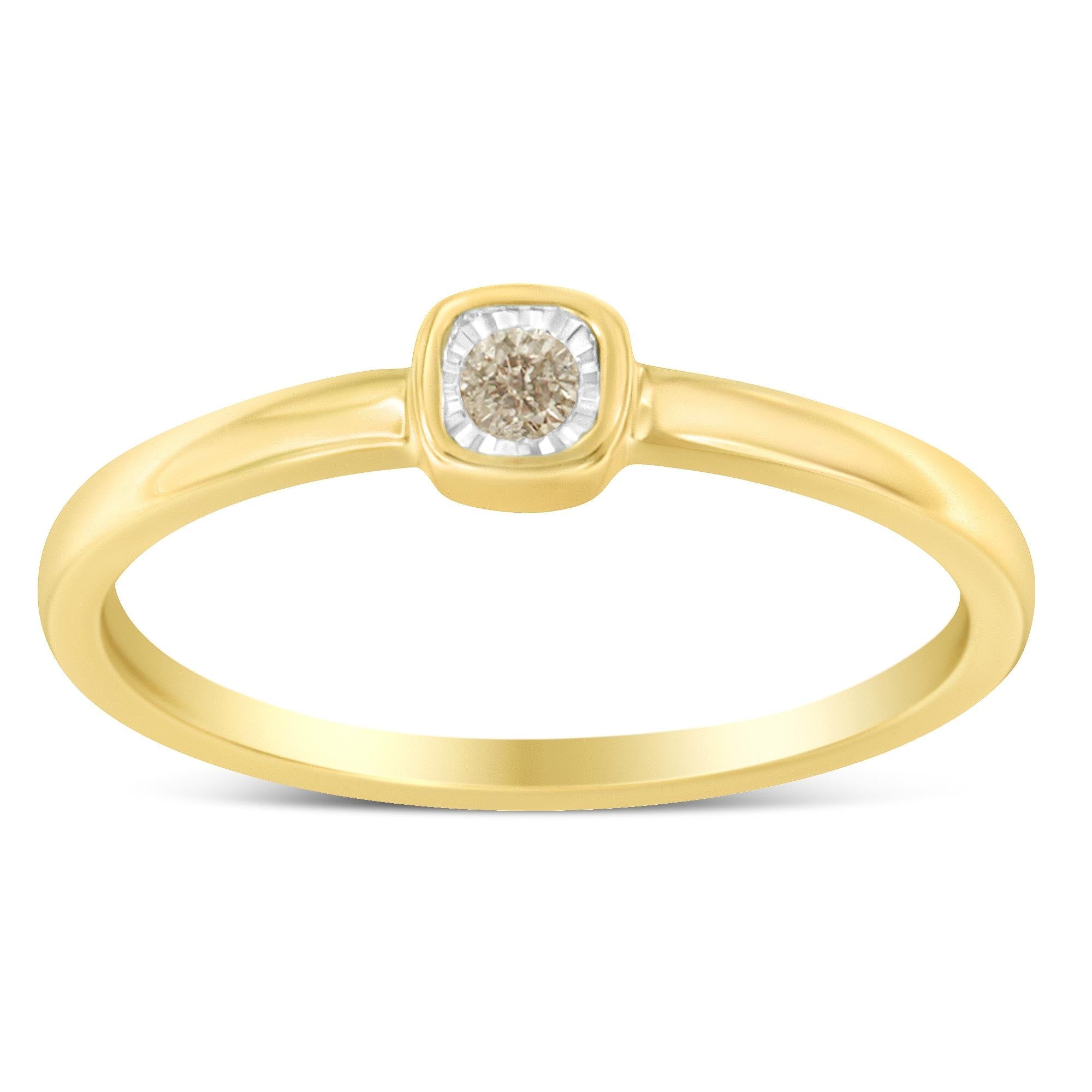 Anello in argento sterling 925 placcato oro giallo 14K con diamanti da 1/20 carati a forma di cuscino quadrato incastonato Miracle (colore JK, purezza I1-I2) - Friggin Jewelry