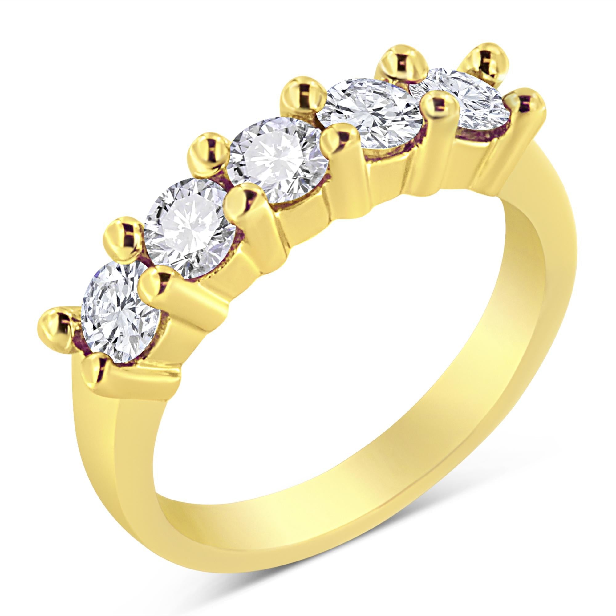 Anillo de plata de ley 925 bañado en oro amarillo de 14 quilates con 5 diamantes redondos engastados en garras compartidas (color JK, claridad I1-I2) - Friggin Jewelry