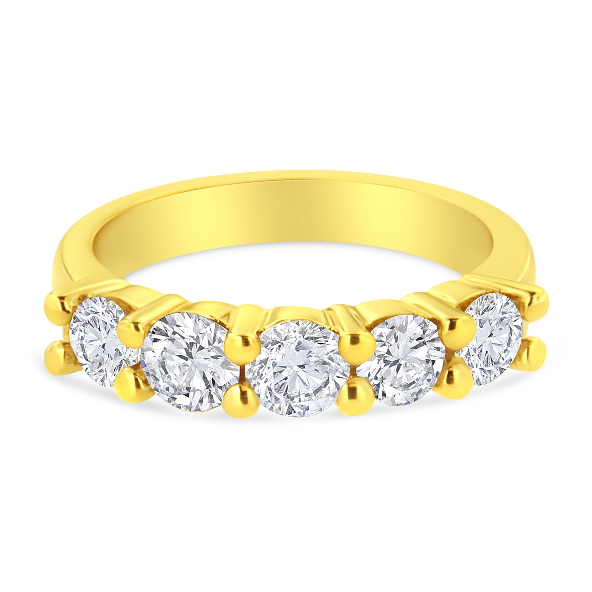 Anillo de aniversario o boda en plata de ley 925 bañada en oro amarillo de 14 quilates con diamantes de talla redonda brillante de 1 1/2 quilates engastados en garras compartidas (color KL, claridad SI2-I1) - Friggin Jewelry