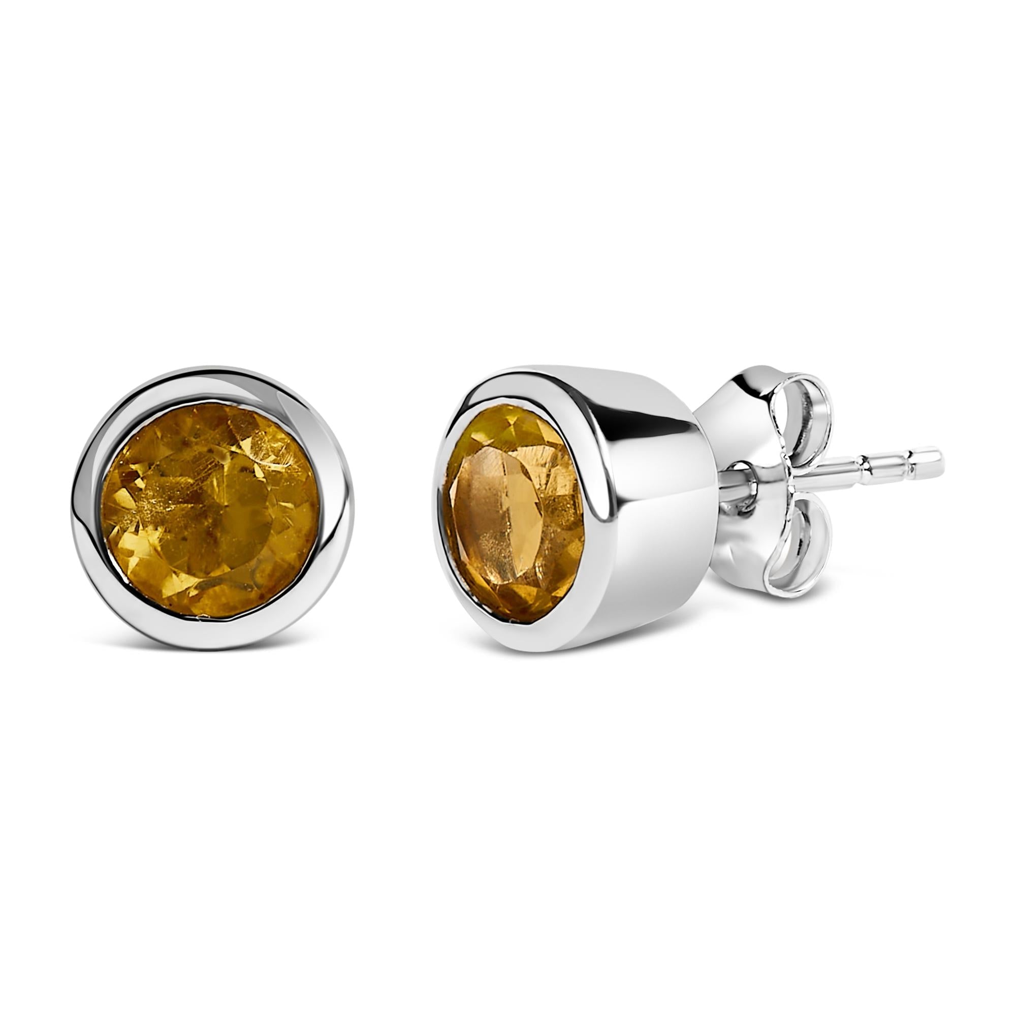 Pendientes solitarios de plata de ley 925 de 6 mm con gema creada engastada en bisel - Friggin Jewelry