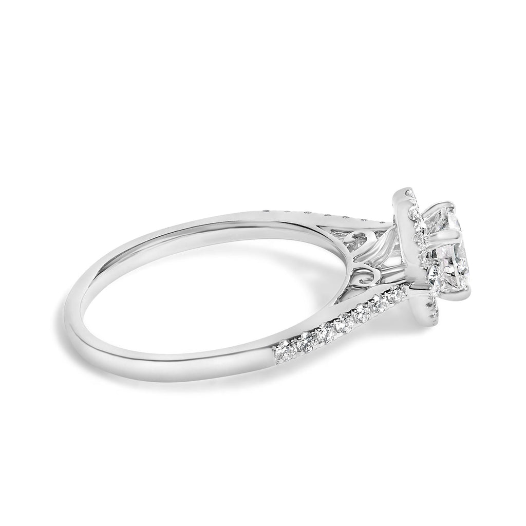 Anello di fidanzamento con alone ovale in oro bianco 14 carati con diamanti coltivati ​​in laboratorio da 1,00 ct (colore FG, purezza VS1-VS2) - Friggin Jewelry