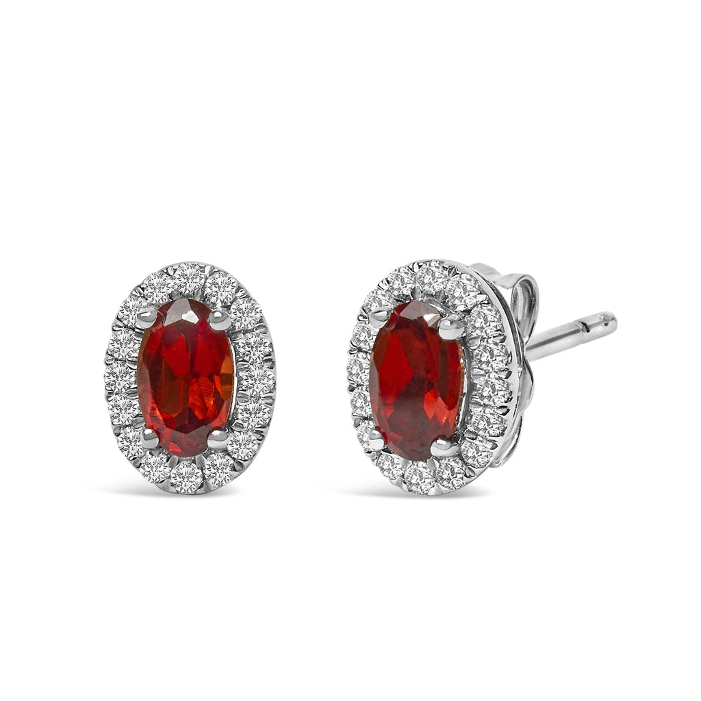 Orecchini a bottone con alone di diamanti e pietra portafortuna taglio ovale da 5x3 mm in oro bianco 10 carati (colore IJ, purezza I1-I2) - Friggin Jewelry