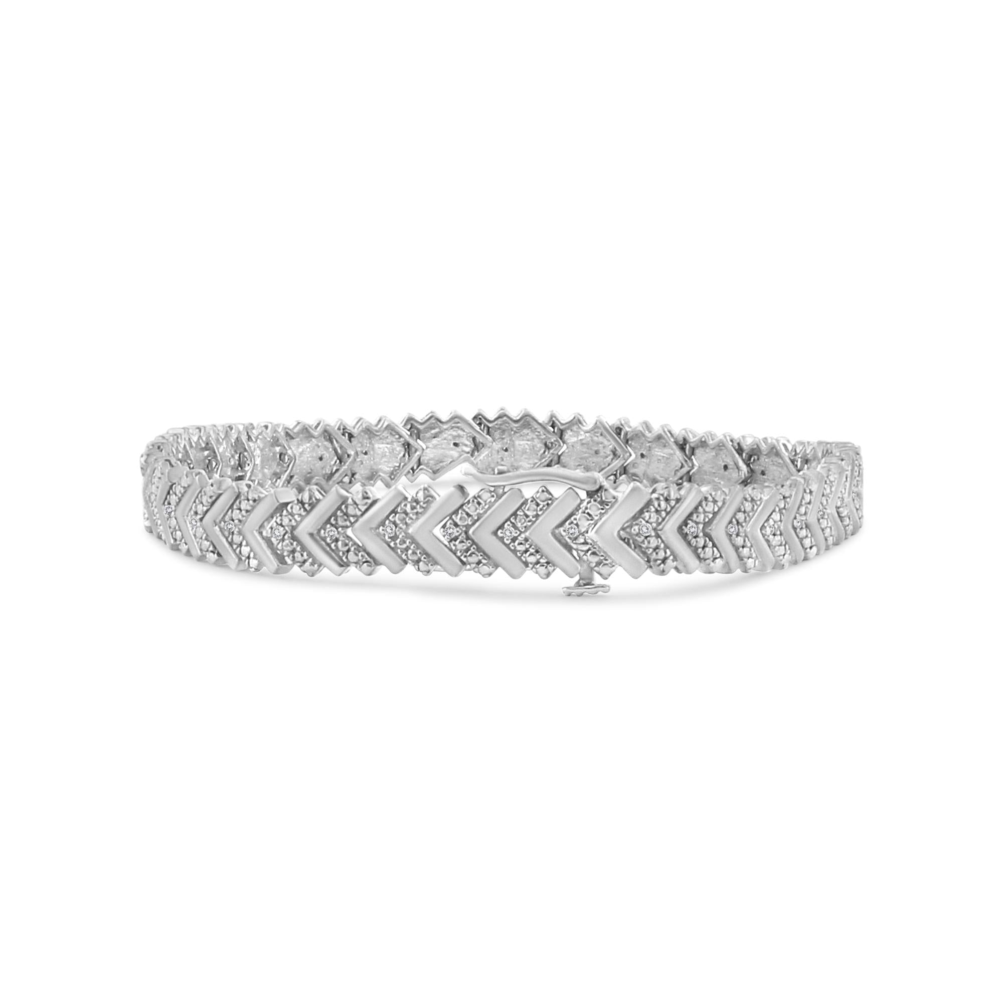 .925 Sterling Silver 1/6 Cttw Round-Cut Diamond Chevron Wave 7.25" Link Bracelet (I-J Color, I3 Clarity) - Friggin Jewelry