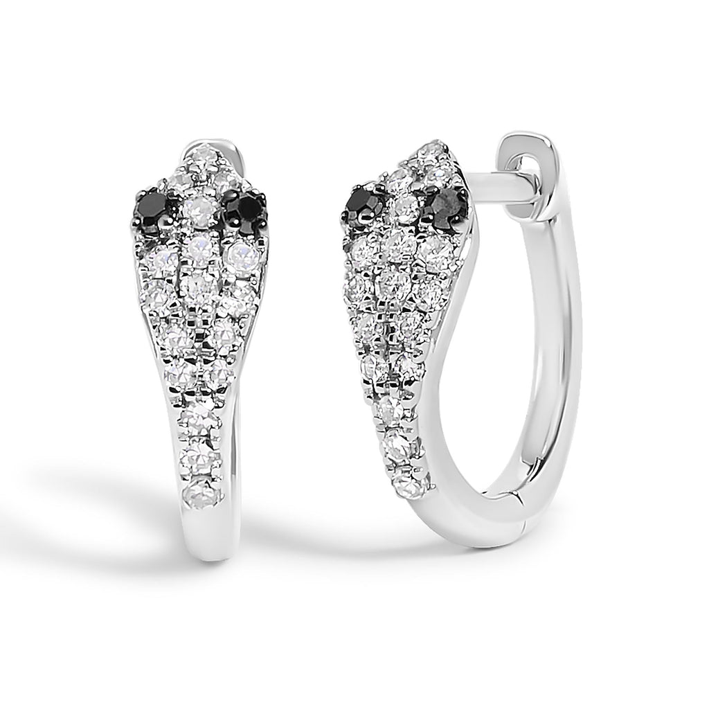 Orecchini a cerchio Huggie con diamanti da 1/5 carati in oro bianco 10 carati e occhi di serpente - Friggin Jewelry