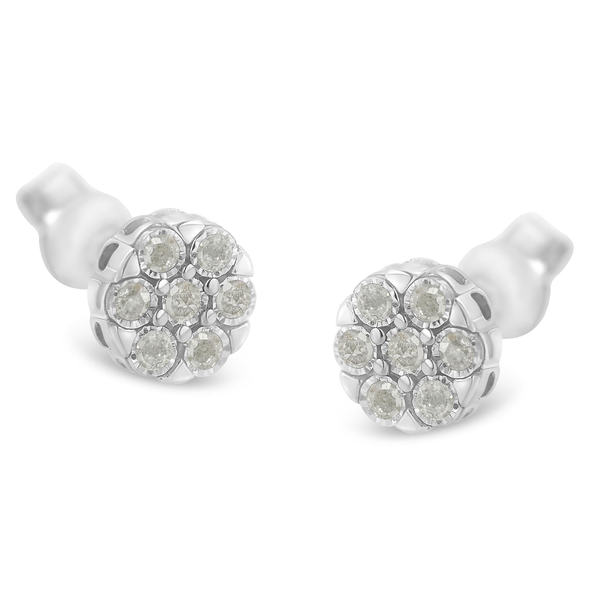 Pendiente de botón con racimo floral de diamantes de talla rosa en plata de ley (0,25 cts, color IJ, claridad I2-I3) - Friggin Jewelry