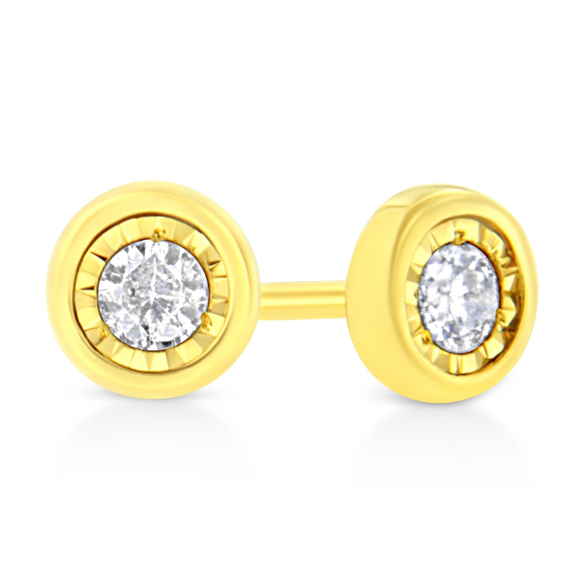 Aretes de plata de ley 925 bañados en oro amarillo de 10 quilates con diamantes engastados milagros de 1/10 quilates (formas a elegir) - Friggin Jewelry