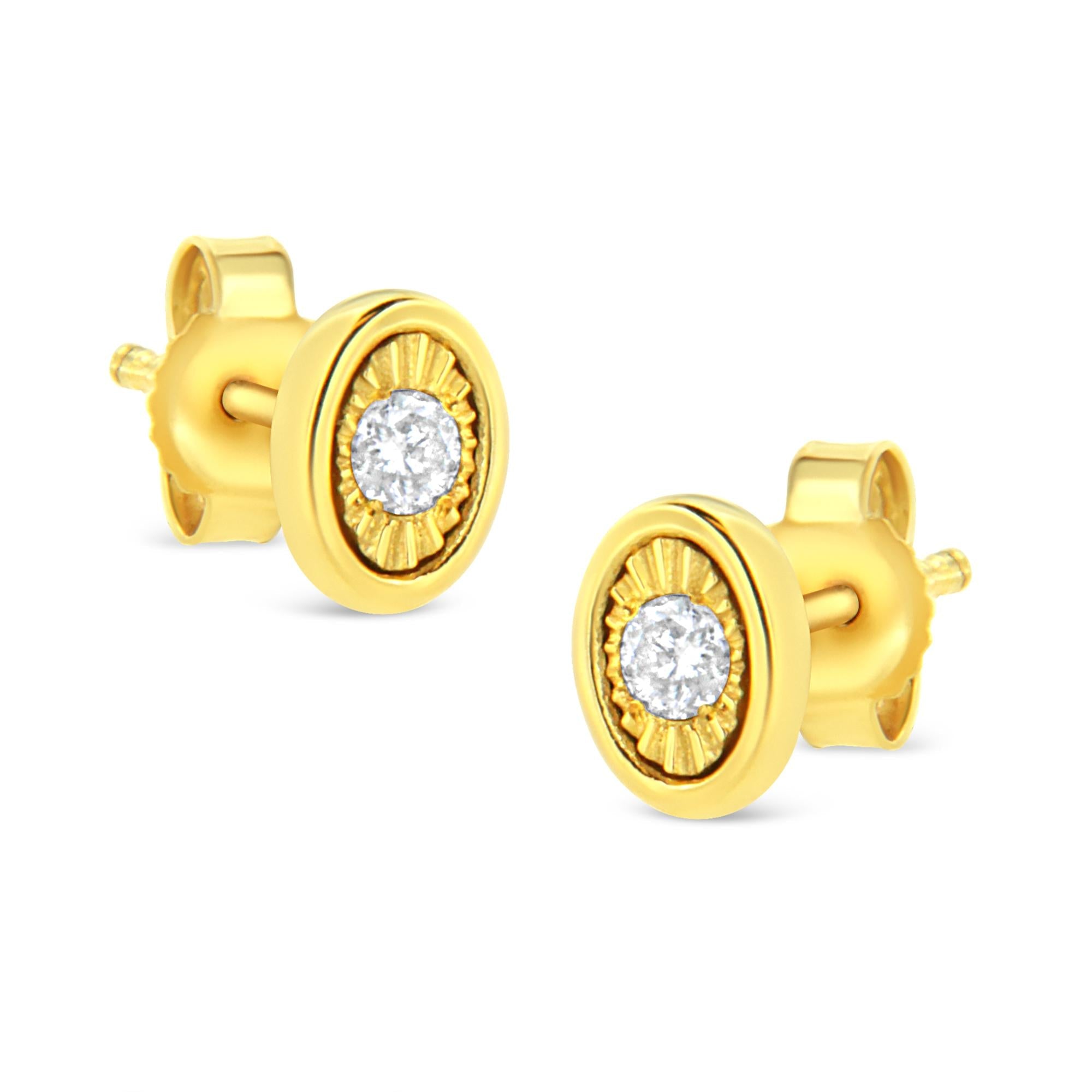 Aretes de plata de ley 925 bañados en oro amarillo de 10 quilates con diamantes engastados milagros de 1/10 quilates (formas a elegir) - Friggin Jewelry