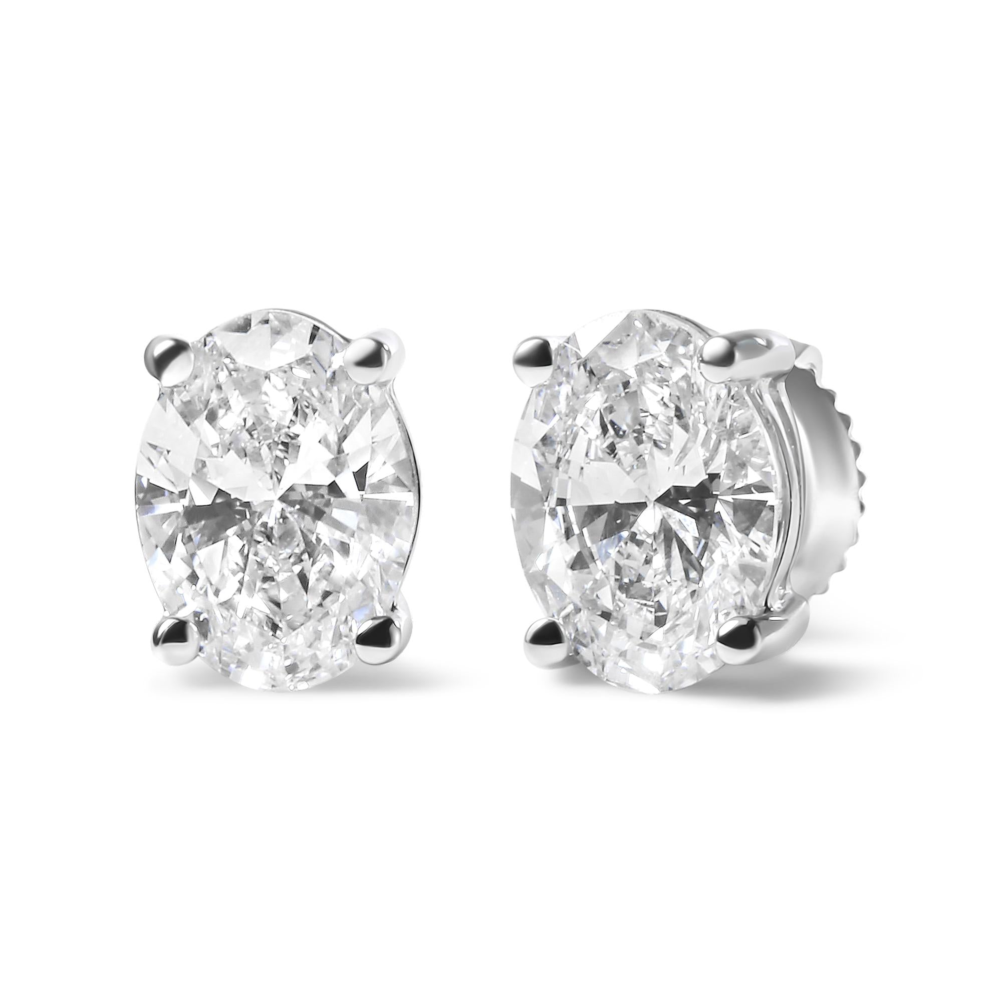 Aretes solitarios de oro blanco de 14 quilates con diamantes ovalados cultivados en laboratorio (color FG, claridad VS1-VS2) - Friggin Jewelry
