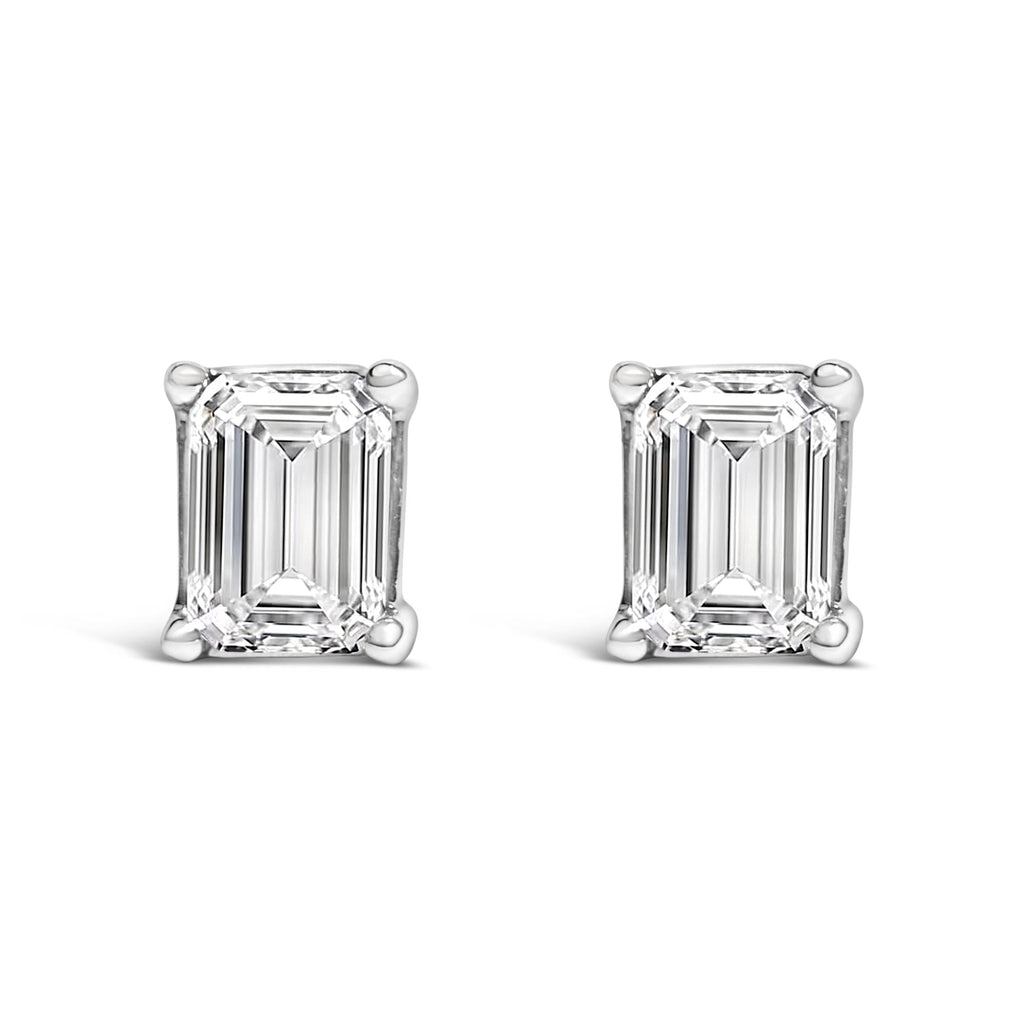 Aretes solitarios de oro blanco de 14 quilates con diamantes cultivados en laboratorio de talla esmeralda (color FG, claridad VS1-VS2) - Friggin Jewelry