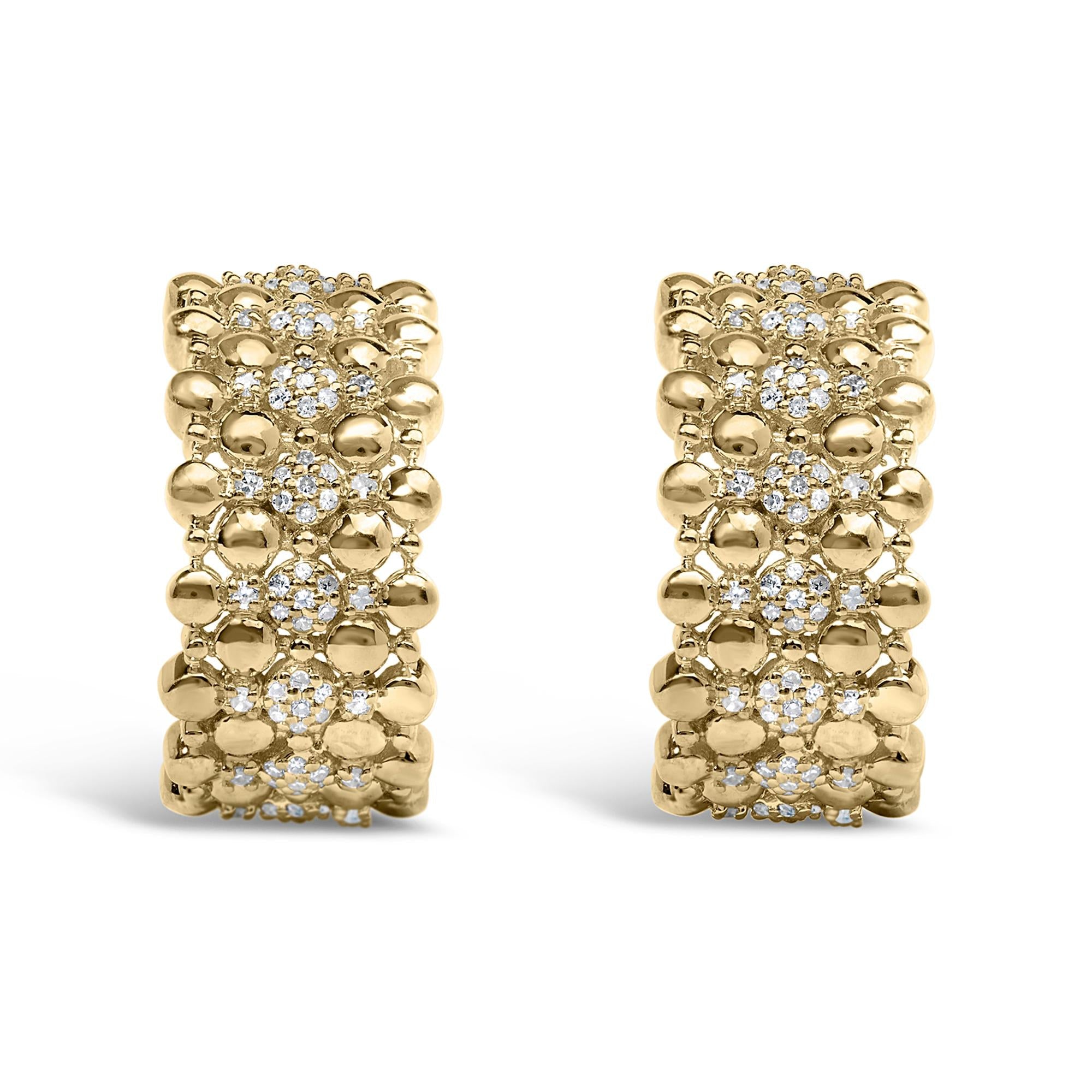 Orecchini a cerchio J in argento sterling 925 placcato oro giallo 14K con diamanti da 3/8 ct e perline a sfera (colore HI, purezza I1-I2) - Friggin Jewelry
