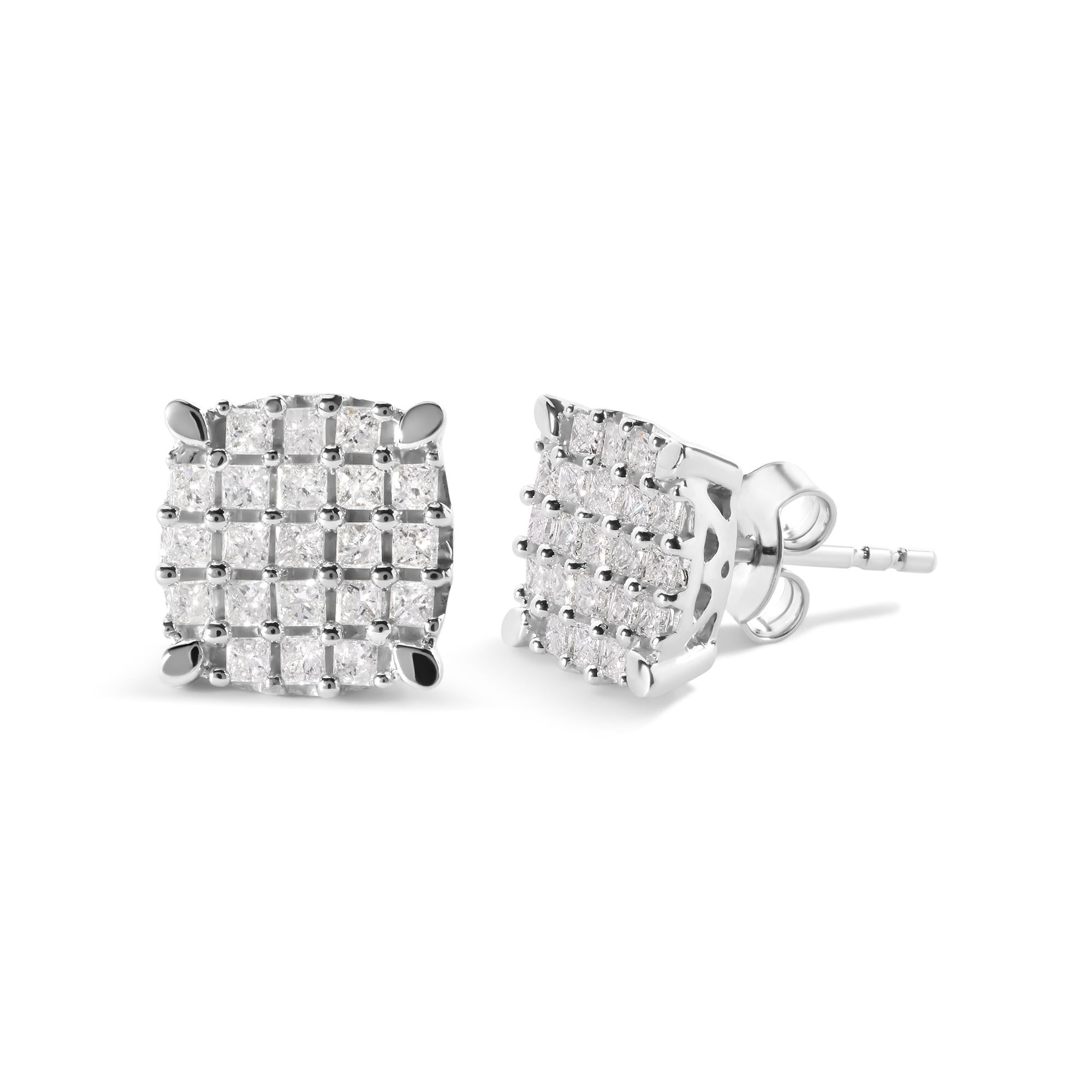 Aretes de oro blanco de 10 quilates con diamantes princesa de 3/4 quilates en forma de cojín (color IJ, claridad I1-I2) - Friggin Jewelry