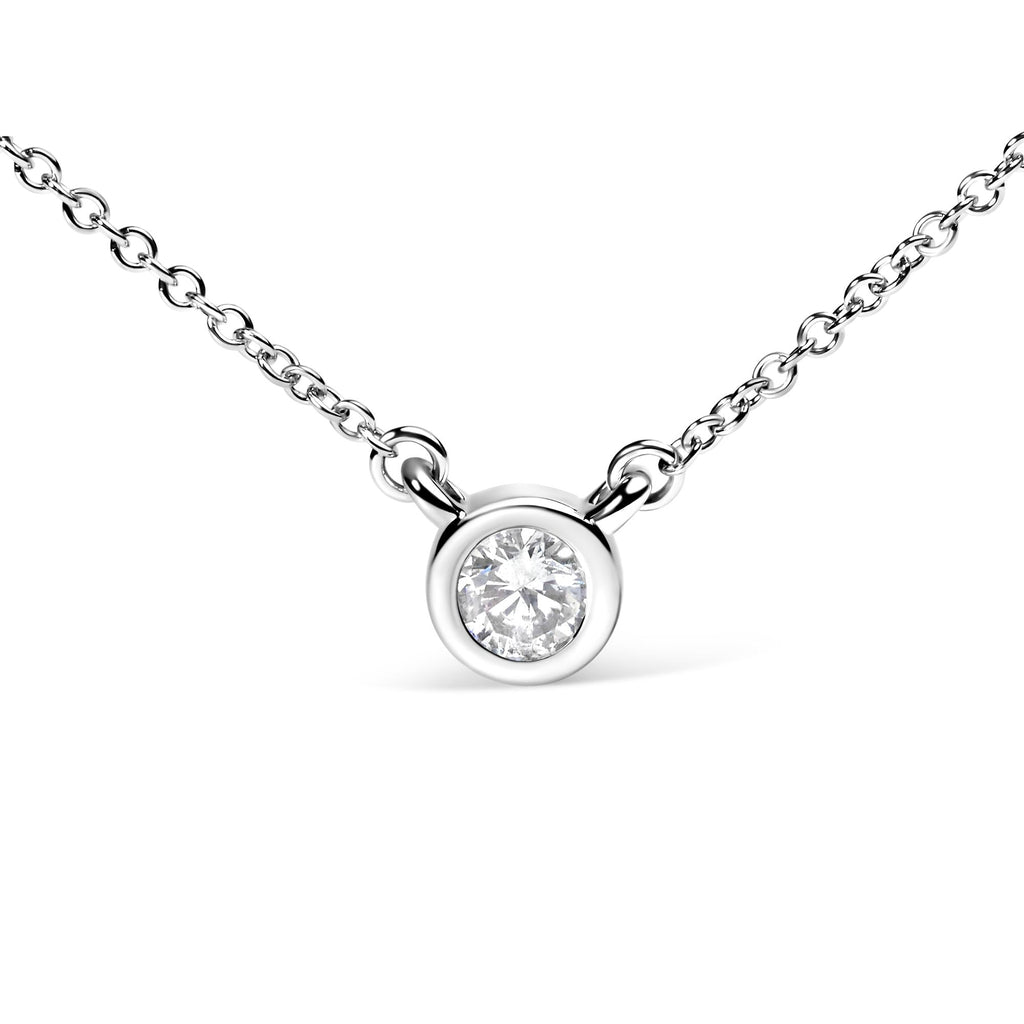 Collar con colgante solitario de oro de 10 quilates con diamantes redondos de talla brillante de 1/10 quilates y engaste moderno de bisel de 40 a 45 cm - Friggin Jewelry