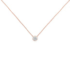 Collar con colgante solitario de oro rosa de 10 quilates de 3/10 quilates con diamantes redondos de talla brillante engastados en bisel, de 40 a 45 cm (color HI, claridad SI2-I1) - Friggin Jewelry