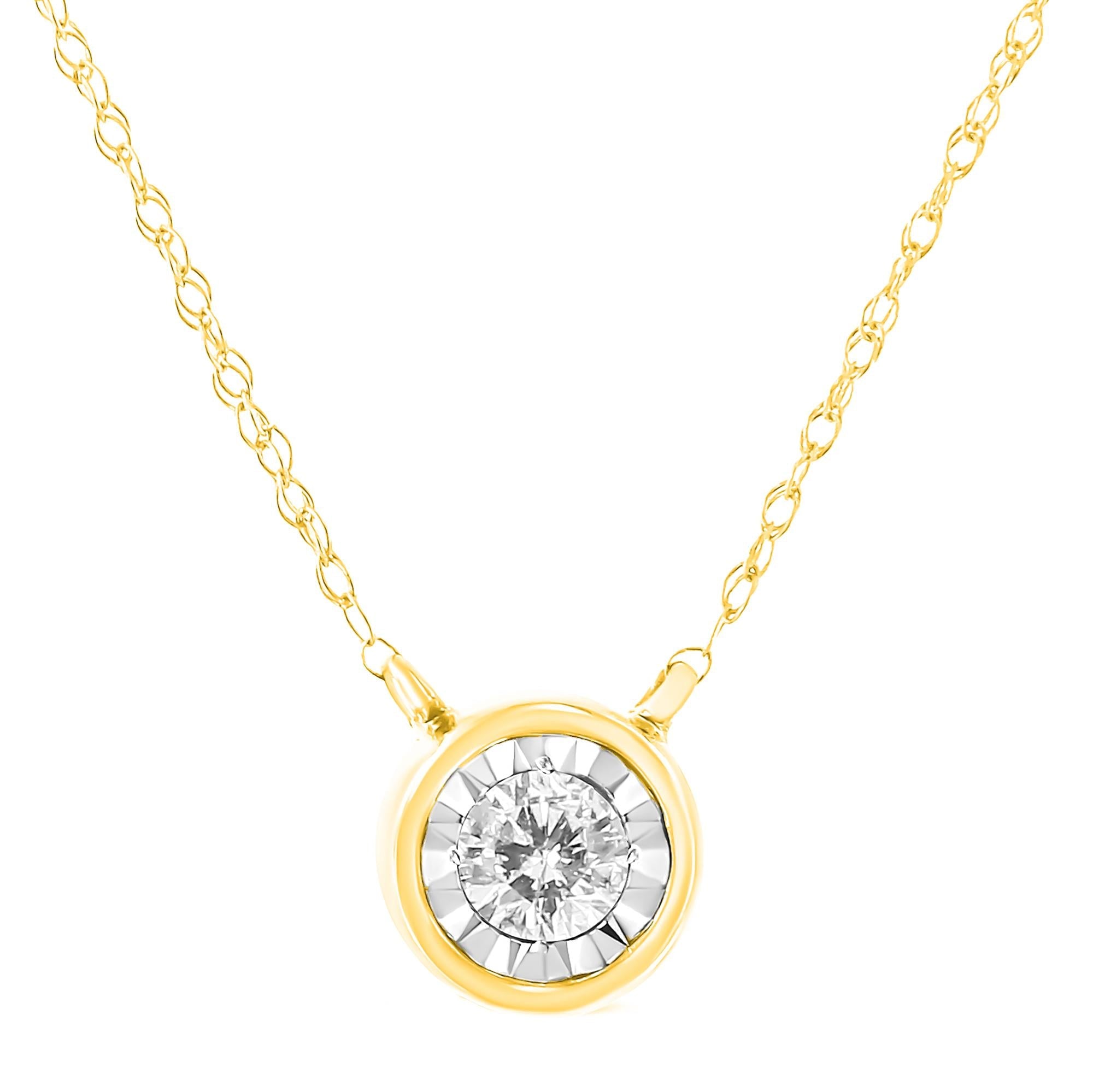 Collar con colgante solitario de oro de 10 quilates con diamantes redondos de talla brillante engastados en bisel (color JK, claridad I2-I3) - 40,6 cm con extensor de 5 cm - Friggin Jewelry