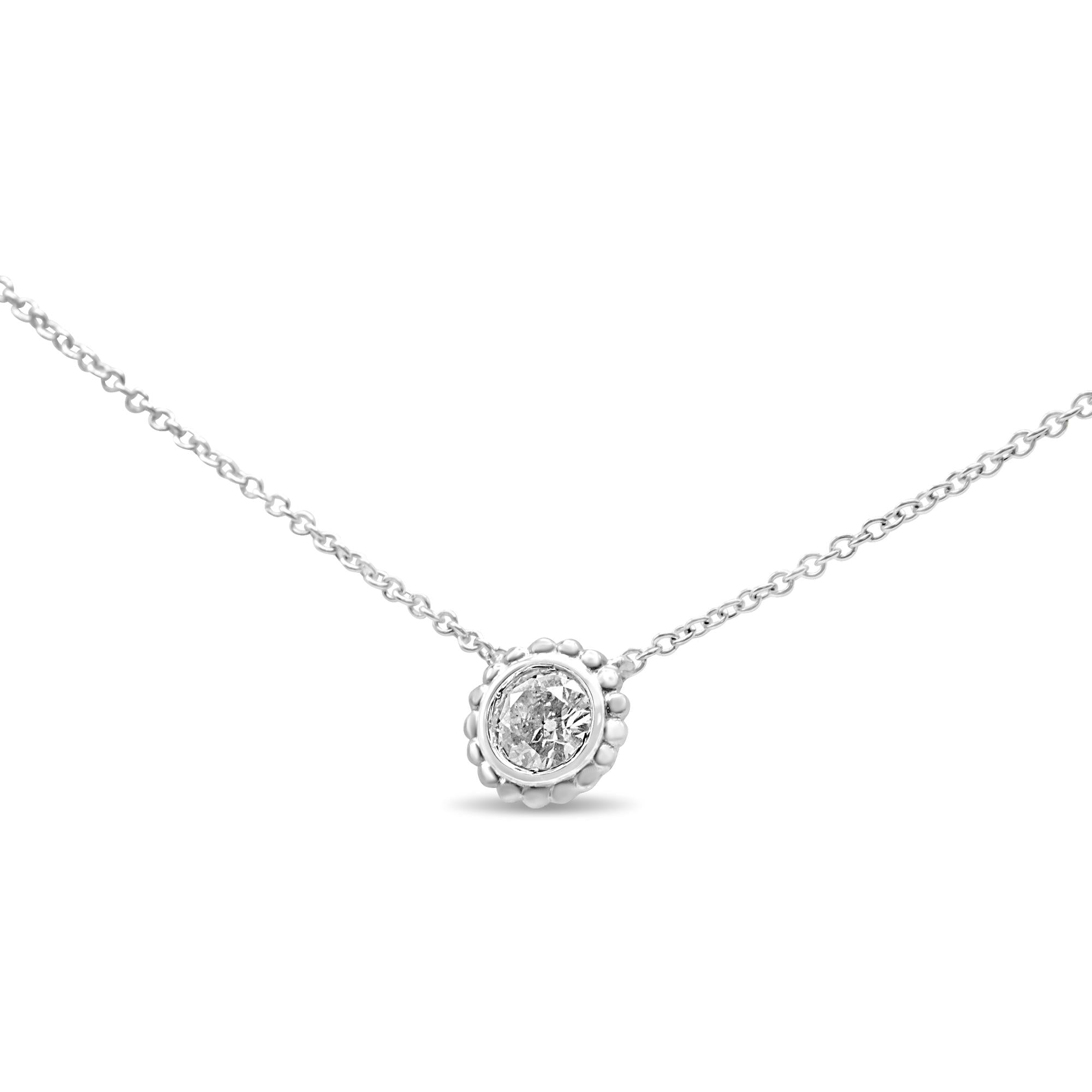 Collar con colgante floral solitario de diamantes redondos engastados en bisel de 1/4 ct en oro blanco de 10 quilates (18") (color IJ, claridad SI2-I1) - Friggin Jewelry