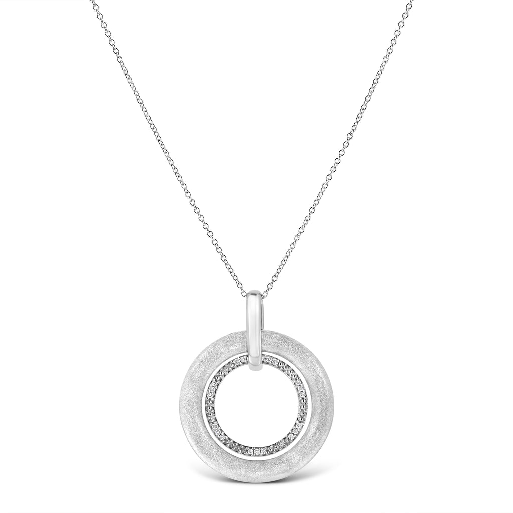 Collar con colgante de doble círculo de 45 cm en plata de ley 925 con detalles de diamantes engastados en garras y acabado satinado (color IJ, claridad I1-I2) - Friggin Jewelry
