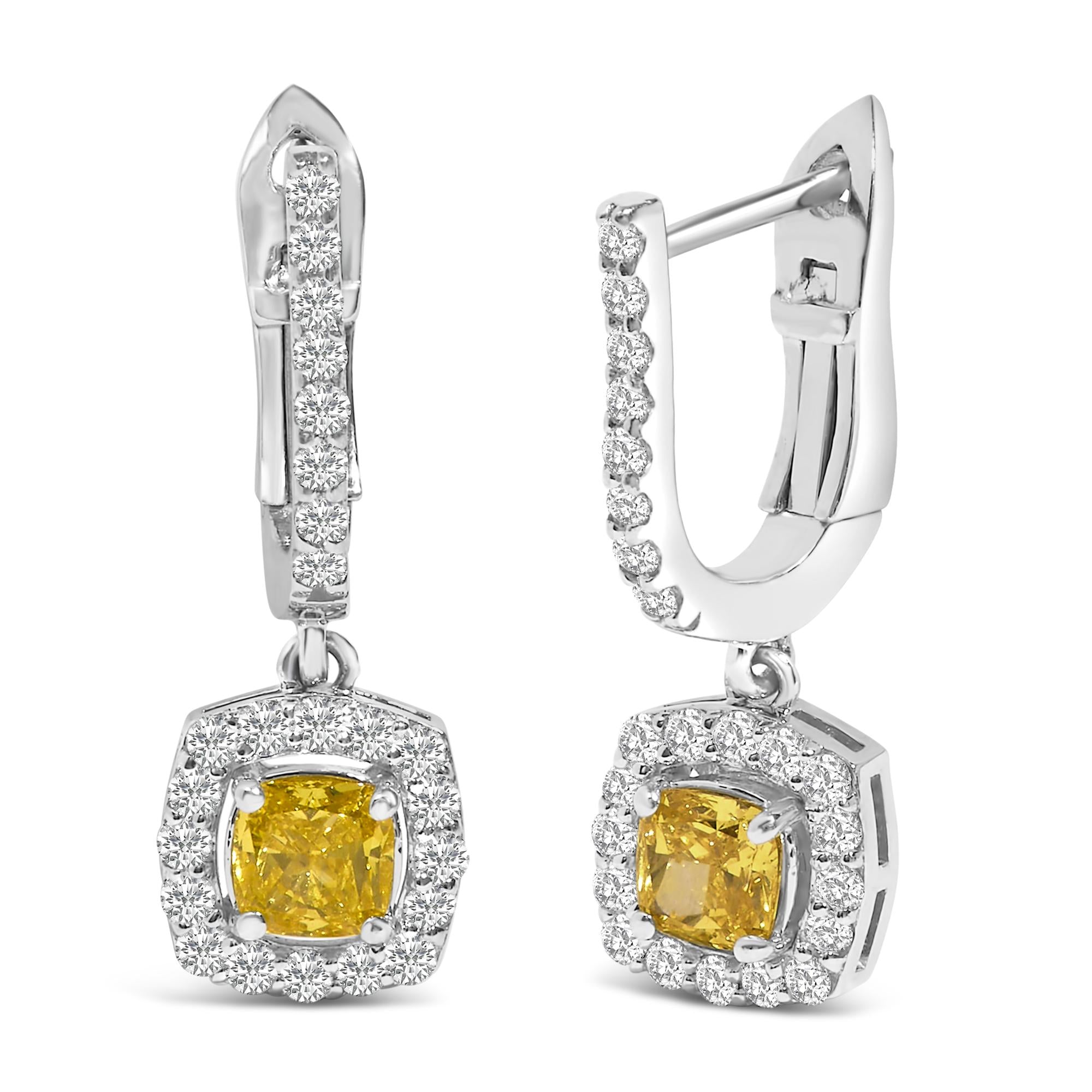 Pendientes colgantes con halo de diamantes amarillos cultivados en laboratorio de 1 1/5 ct en oro blanco de 14 quilates - Friggin Jewelry